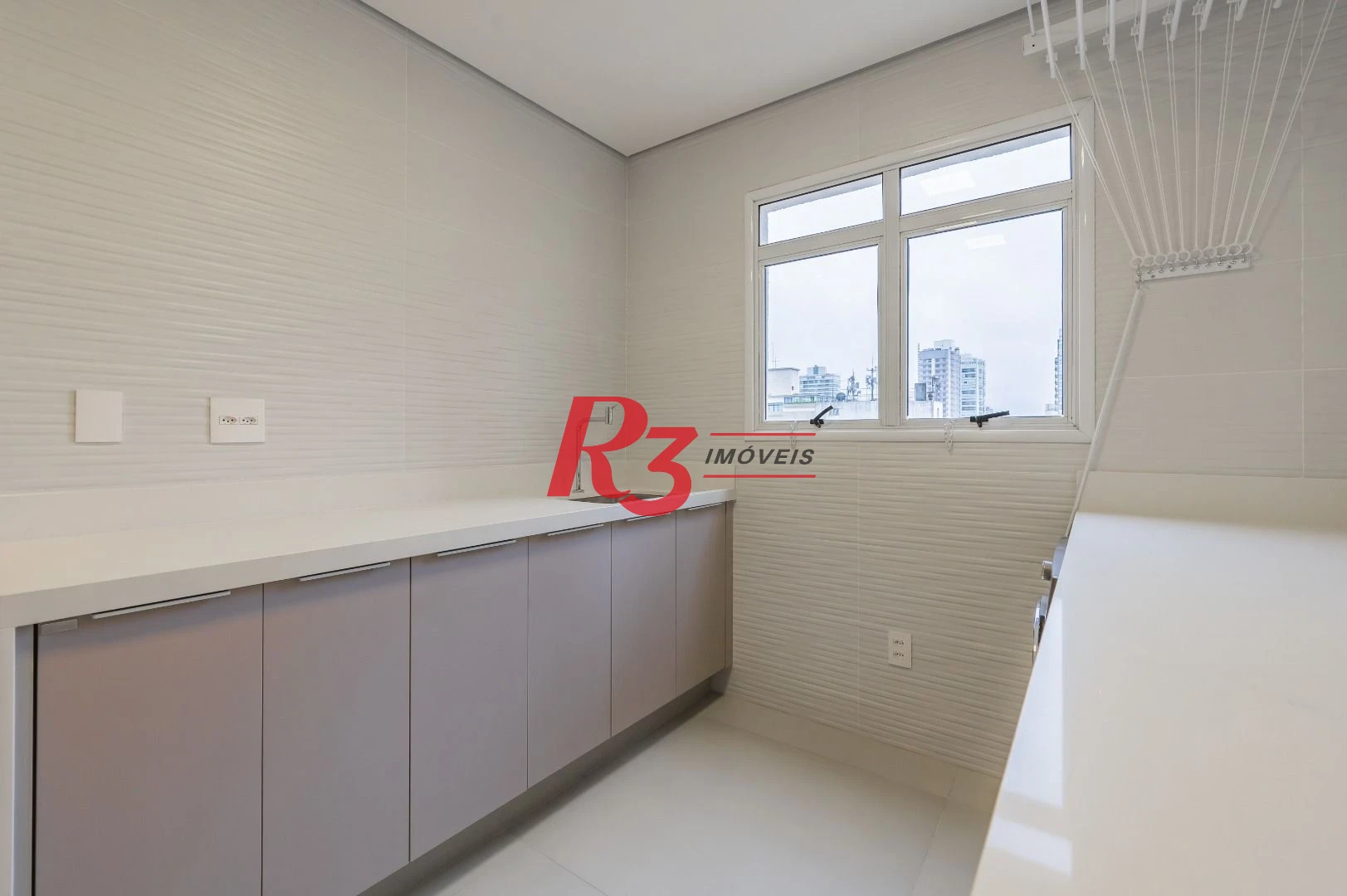 Apartamento de alto padrão com 3 suítes à venda, 234 m² por R$ 3.650.000 - Boqueirão - Santos/SP