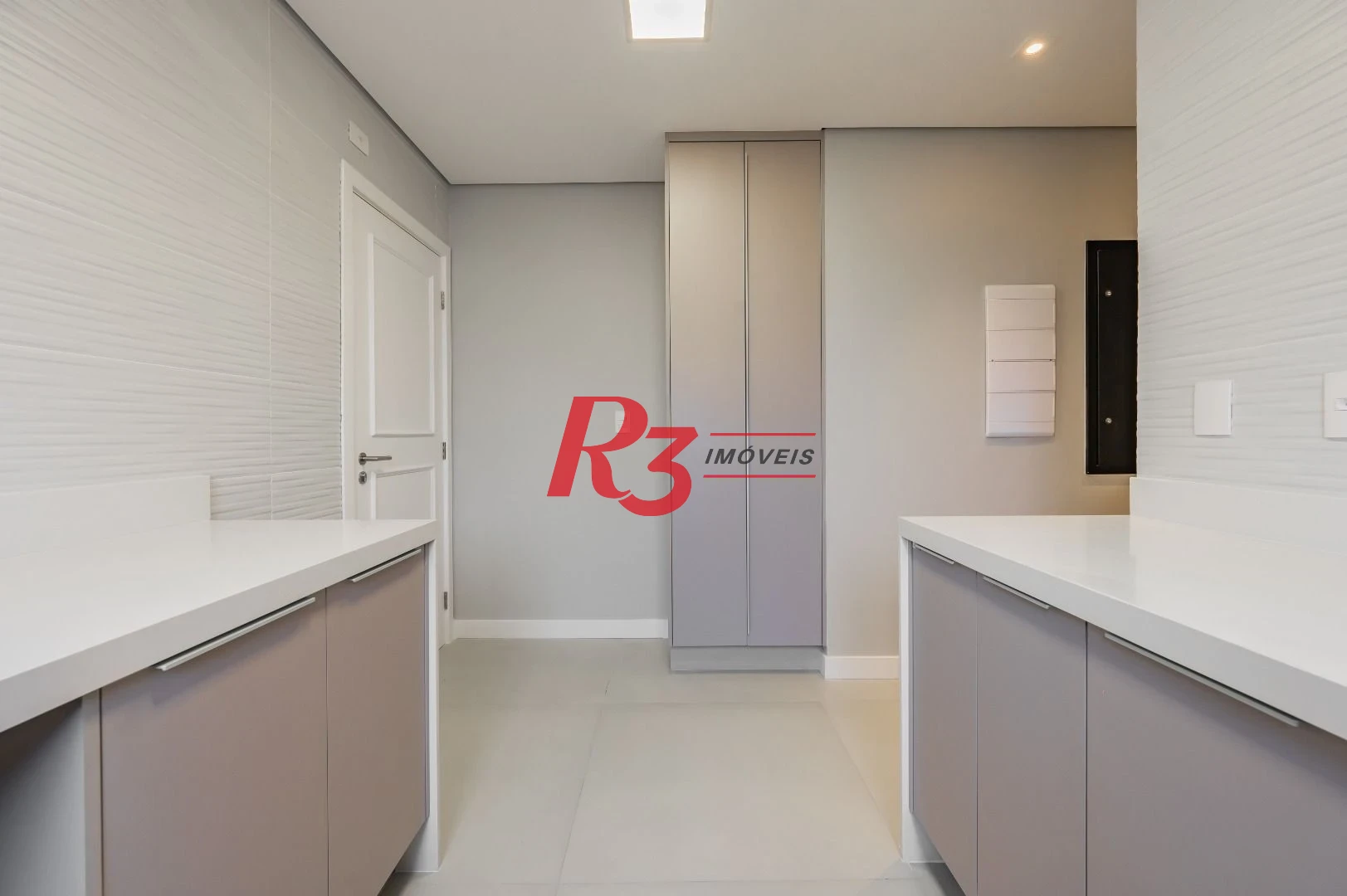 Apartamento de alto padrão com 3 suítes à venda, 234 m² por R$ 3.650.000 - Boqueirão - Santos/SP