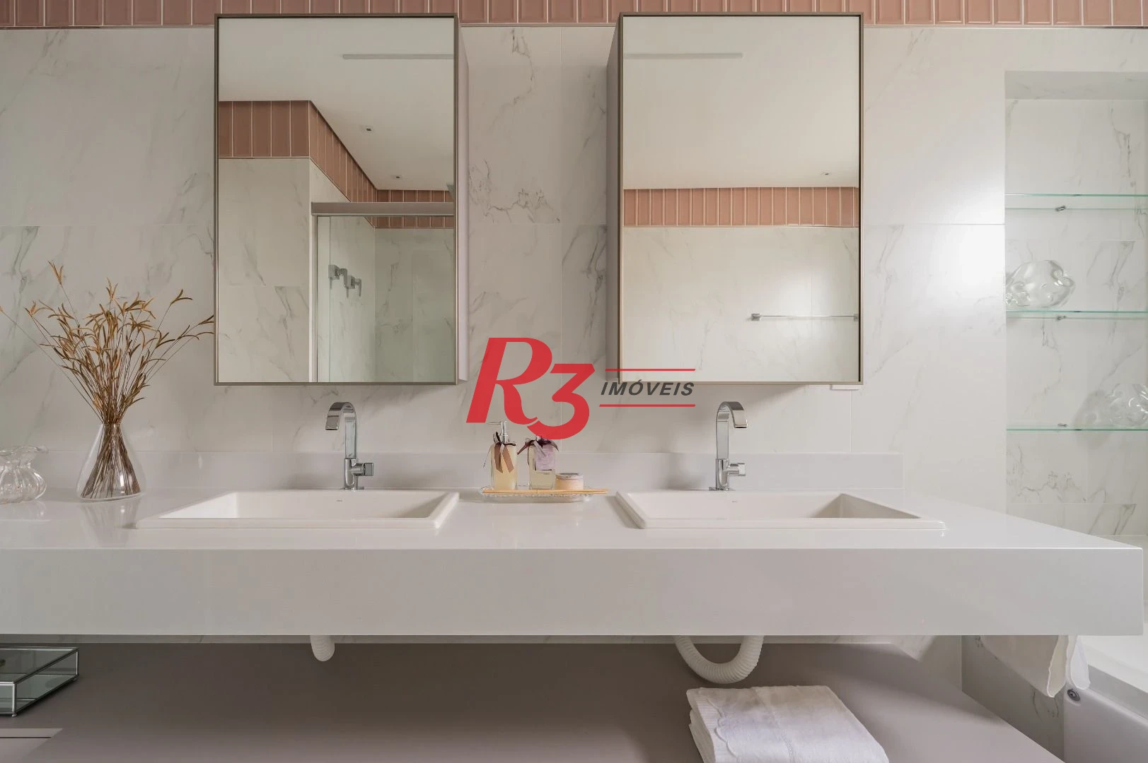 Apartamento de alto padrão com 3 suítes à venda, 234 m² por R$ 3.650.000 - Boqueirão - Santos/SP
