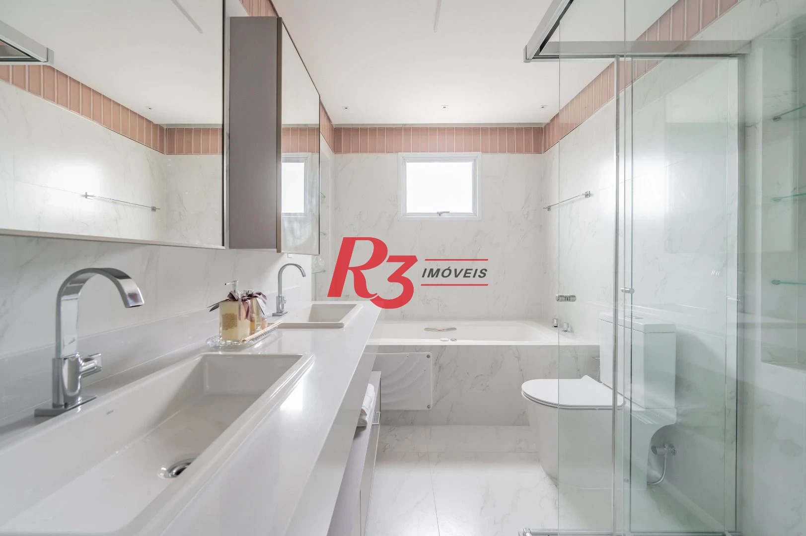 Apartamento de alto padrão com 3 suítes à venda, 234 m² por R$ 3.650.000 - Boqueirão - Santos/SP