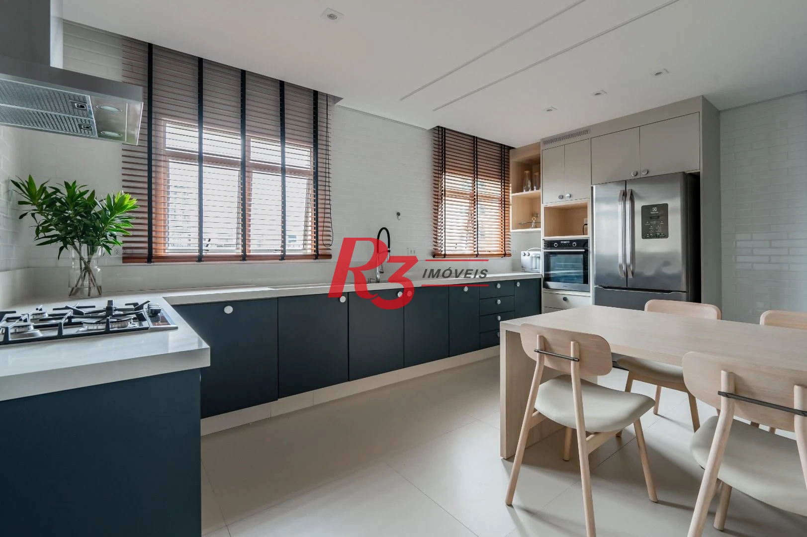 Apartamento de alto padrão com 3 suítes à venda, 234 m² por R$ 3.650.000 - Boqueirão - Santos/SP