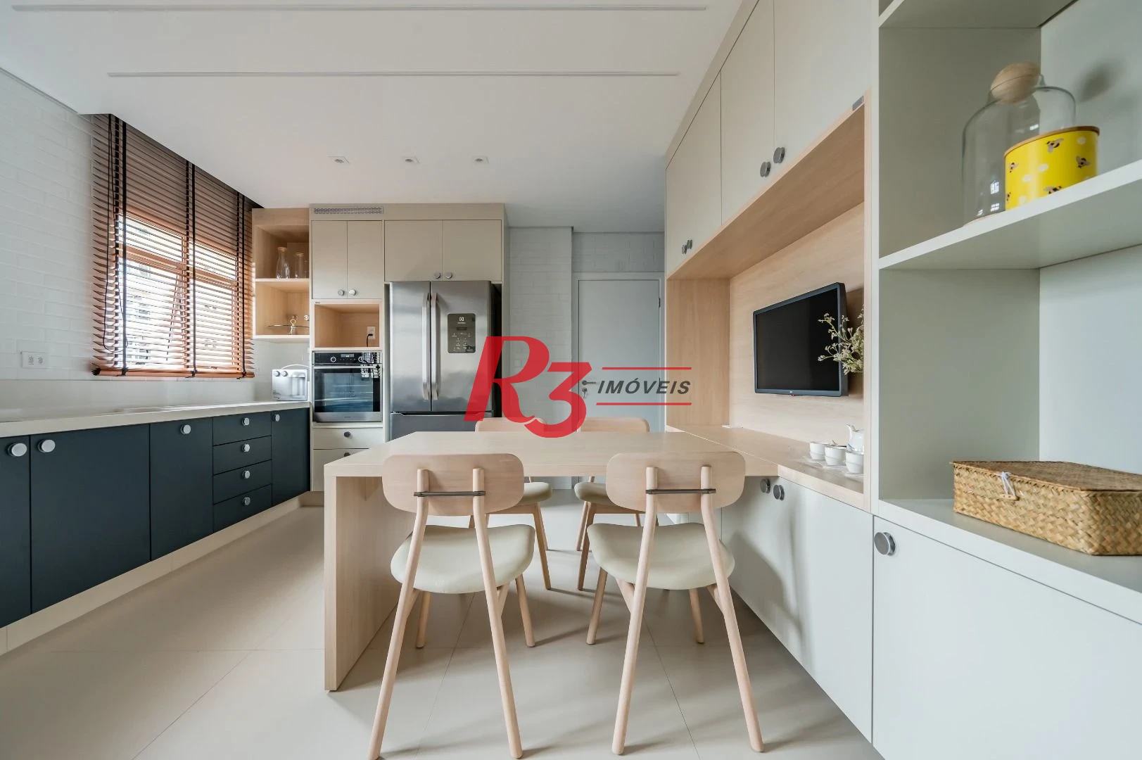 Apartamento de alto padrão com 3 suítes à venda, 234 m² por R$ 3.650.000 - Boqueirão - Santos/SP
