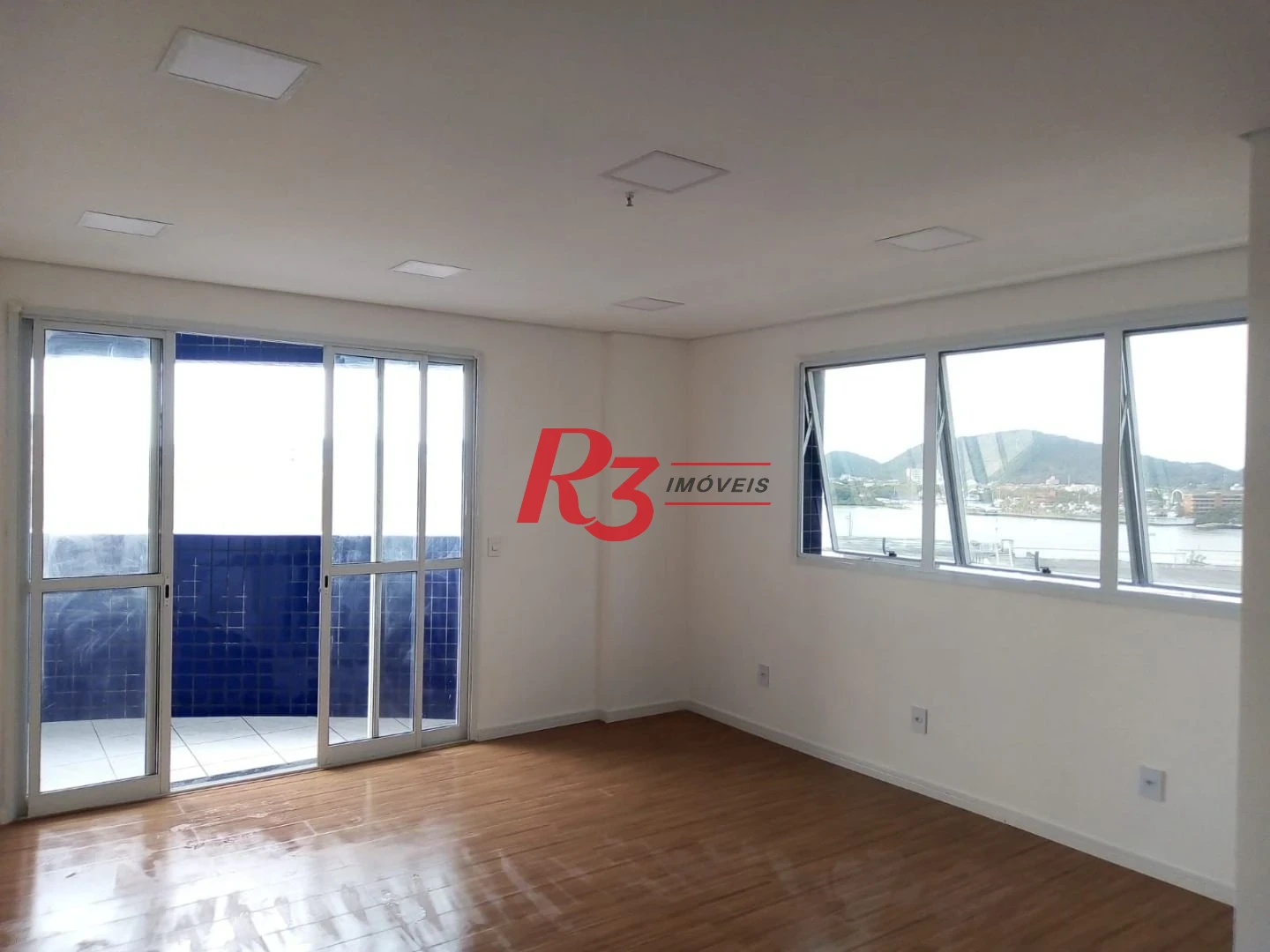 Sala para alugar, 38 m² por R$ 3.200,00/mês - Ponta da Praia - Santos/SP