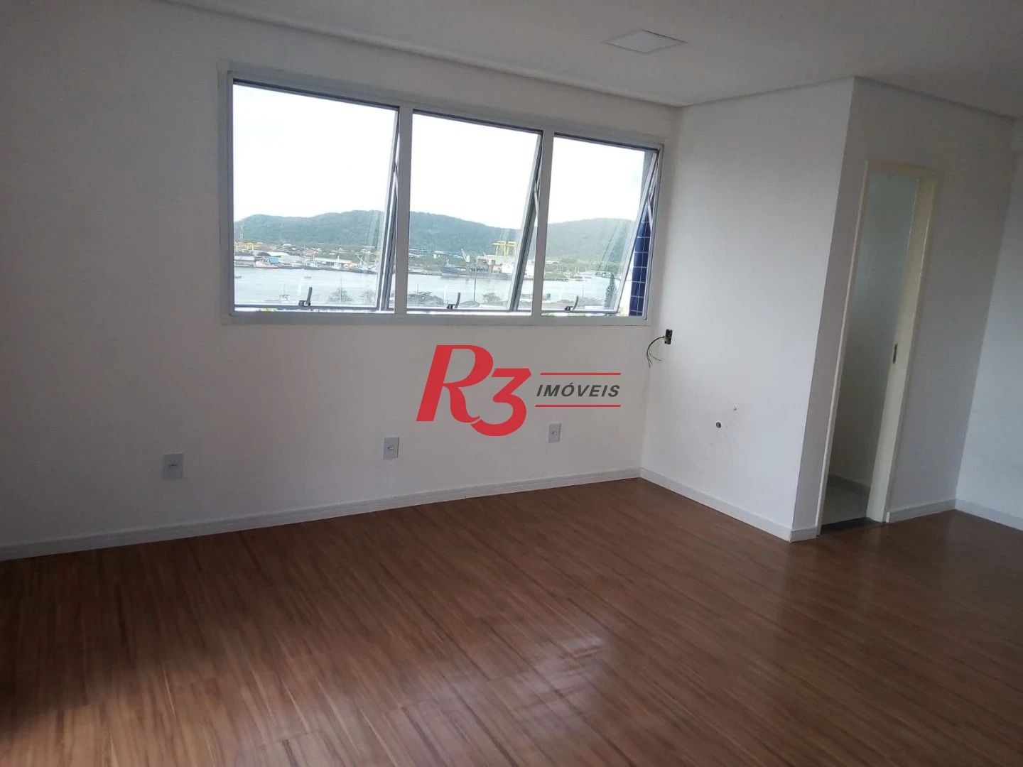 Sala para alugar, 38 m² por R$ 3.200,00/mês - Ponta da Praia - Santos/SP