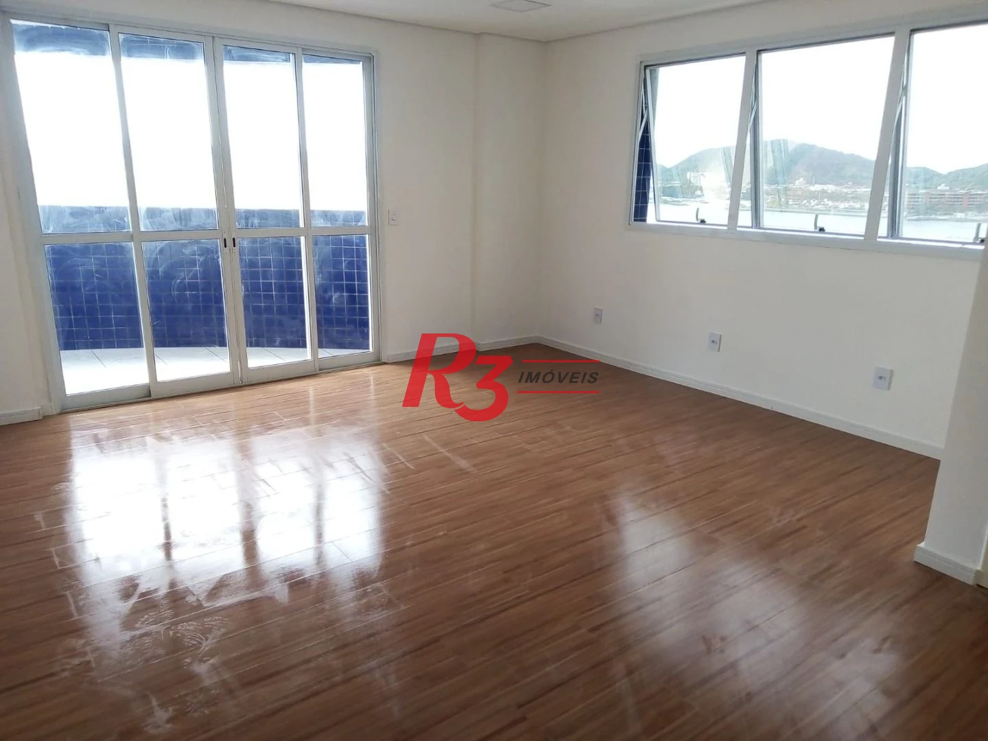 Sala para alugar, 38 m² por R$ 3.200,00/mês - Ponta da Praia - Santos/SP