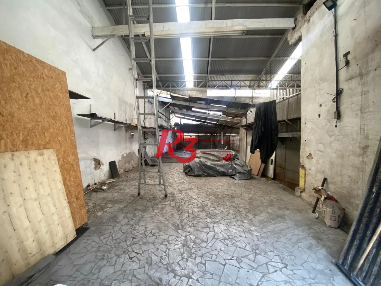 Aluga- se Galpão no bairro do Jabaquara em Santos ,$7,000 mil