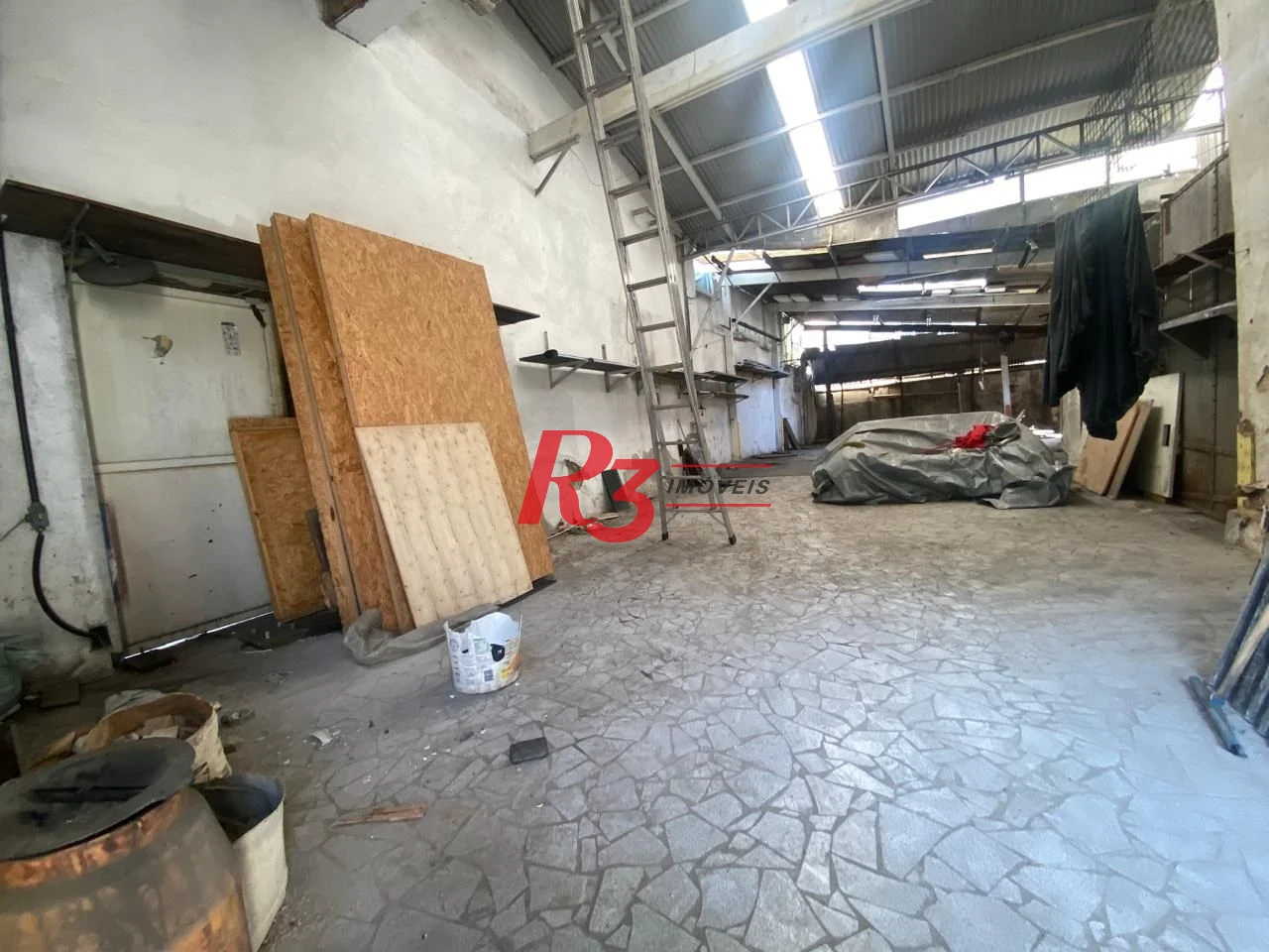 Aluga- se Galpão no bairro do Jabaquara em Santos ,$7,000 mil