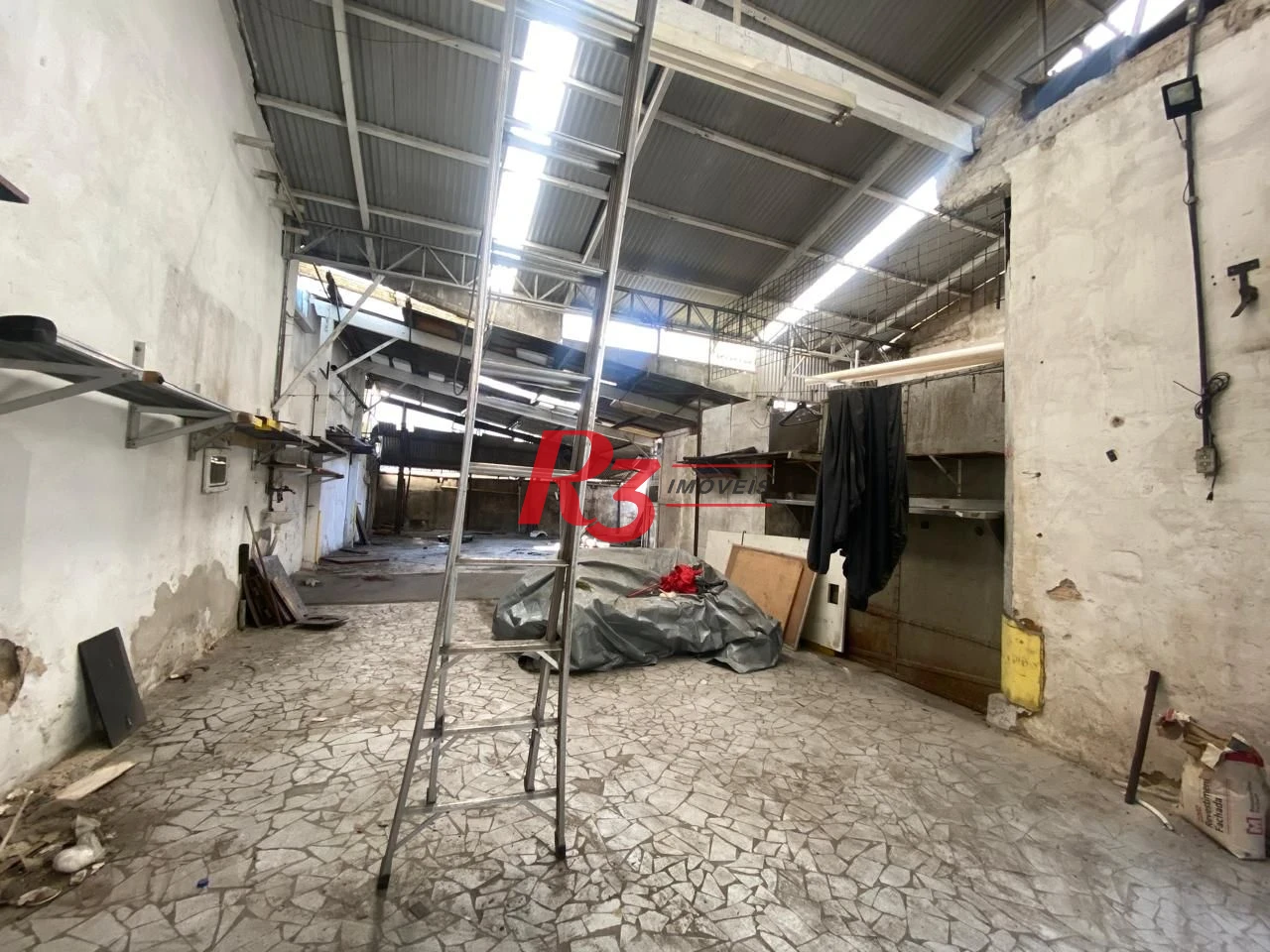 Aluga- se Galpão no bairro do Jabaquara em Santos ,$7,000 mil