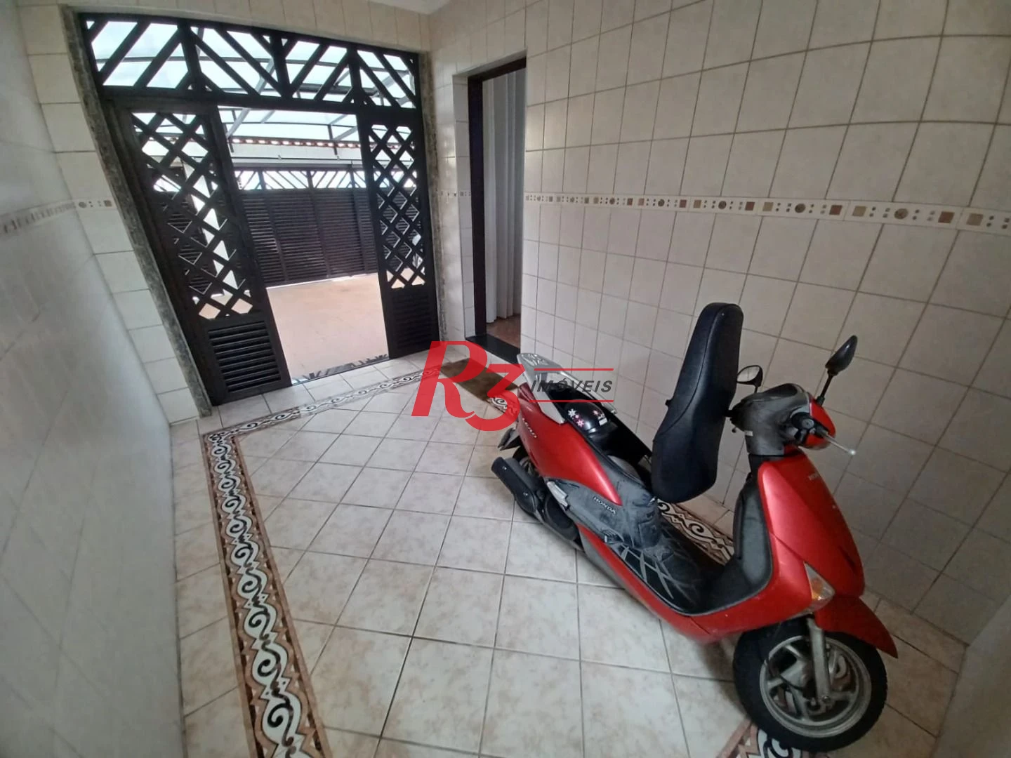 Casa com 3 dormitórios à venda, 157 m² por R$ 945.000,00 - Encruzilhada - Santos/SP