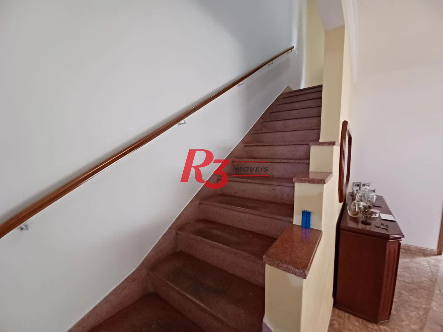Casa com 3 dormitórios à venda, 157 m² por R$ 945.000,00 - Encruzilhada - Santos/SP