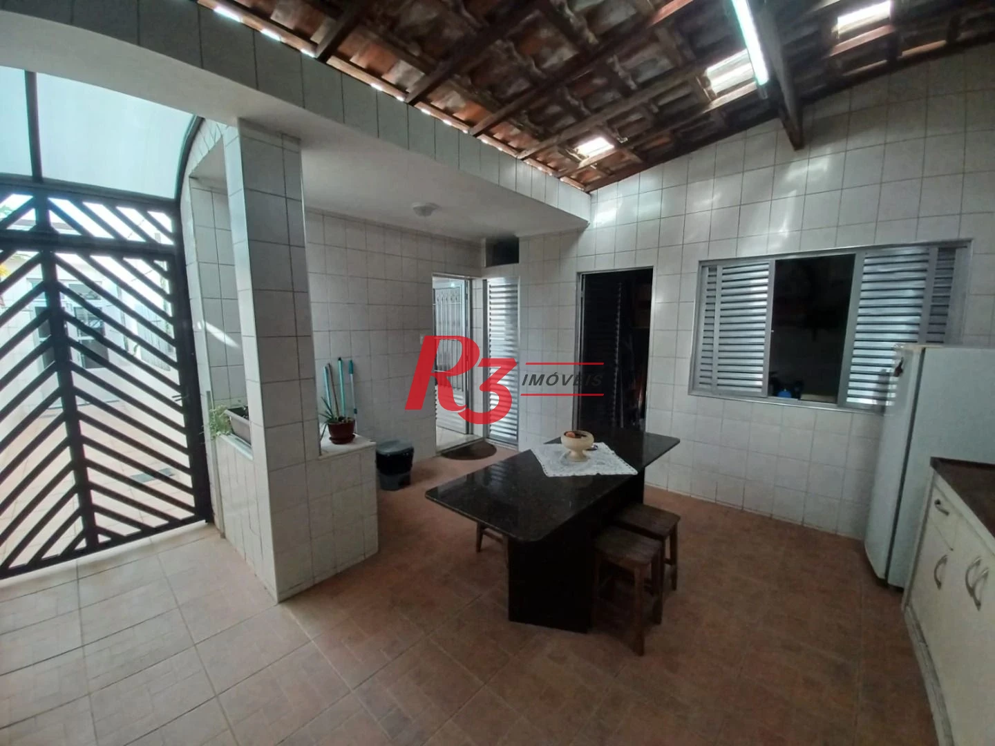 Casa com 3 dormitórios à venda, 157 m² por R$ 945.000,00 - Encruzilhada - Santos/SP