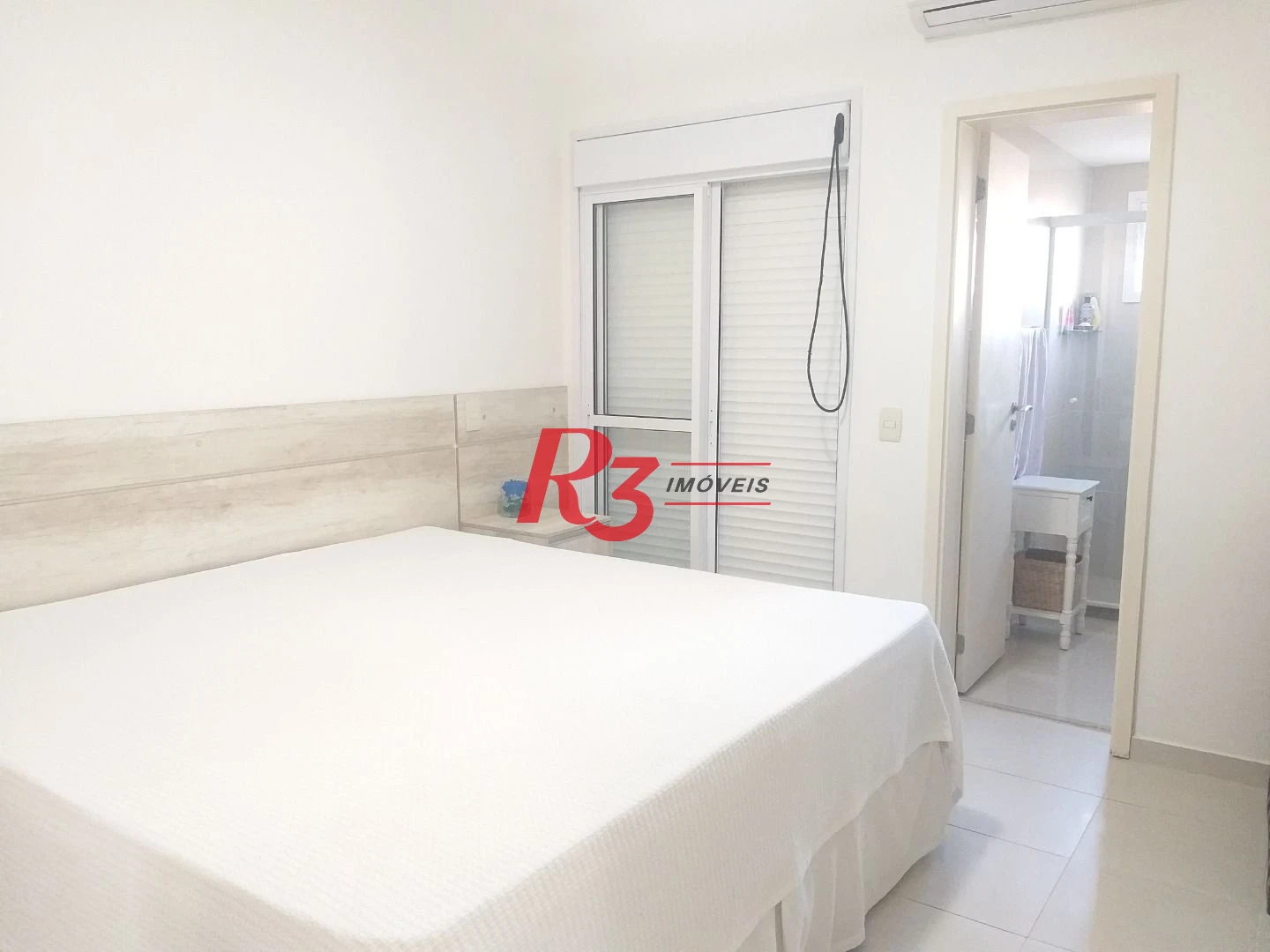 Apartamento com 3 dormitórios à venda, 158 m² por R$ 1.050.000,00 - Enseada - Guarujá/SP