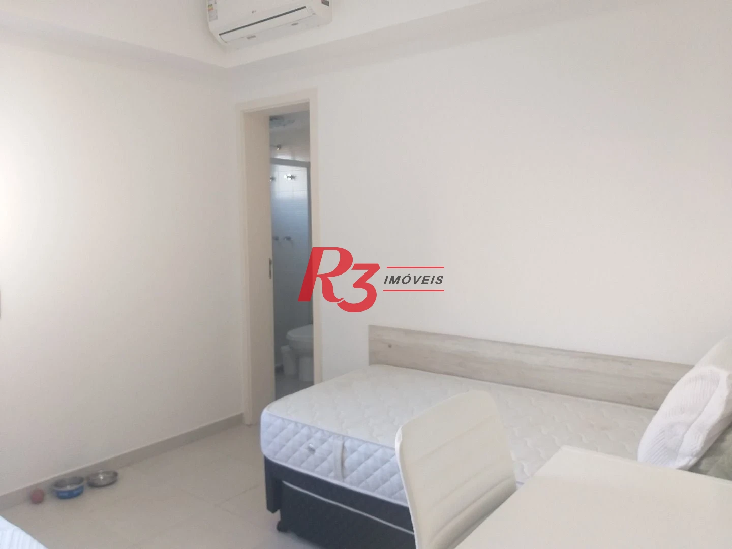 Apartamento com 3 dormitórios à venda, 158 m² por R$ 1.050.000,00 - Enseada - Guarujá/SP
