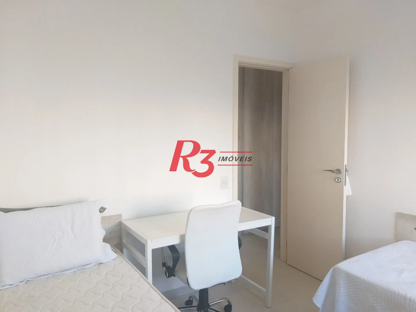 Apartamento com 3 dormitórios à venda, 158 m² por R$ 1.050.000,00 - Enseada - Guarujá/SP