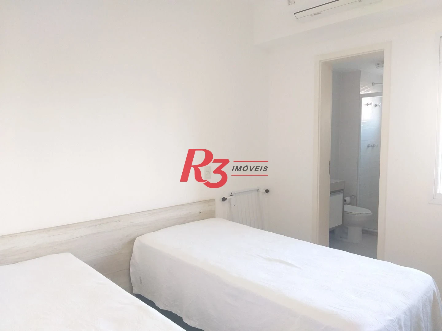 Apartamento com 3 dormitórios à venda, 158 m² por R$ 1.050.000,00 - Enseada - Guarujá/SP