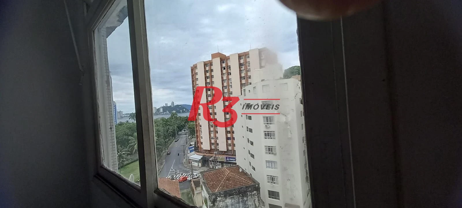 Apartamento amplo de 1 quarto à venda no Centro de São Vicente.