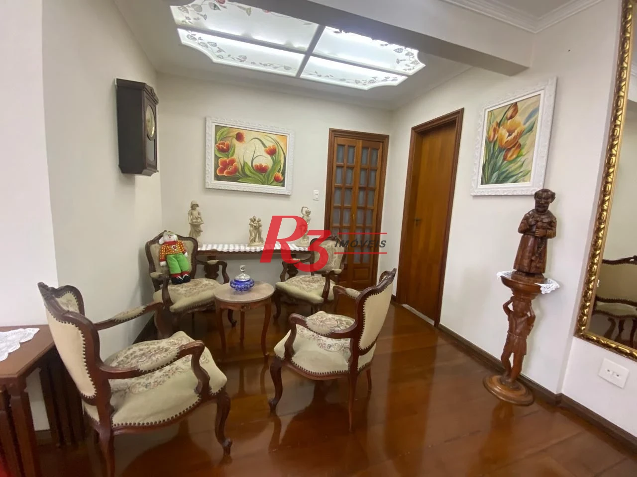 Apartamento com 4 dormitórios à venda, 184 m² por R$ 900.000,00 - Gonzaga - Santos/SP