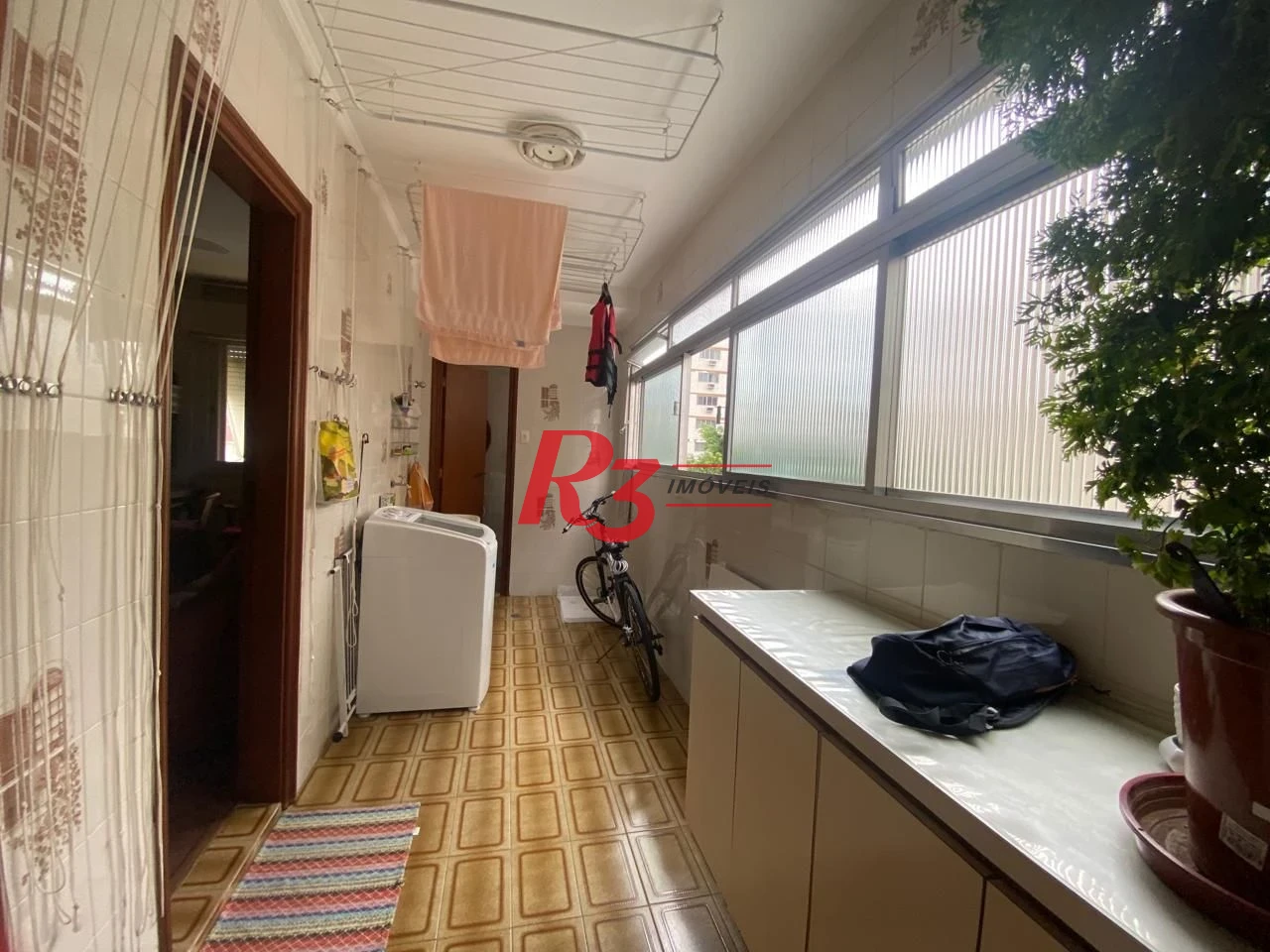 Apartamento com 4 dormitórios à venda, 184 m² por R$ 900.000,00 - Gonzaga - Santos/SP