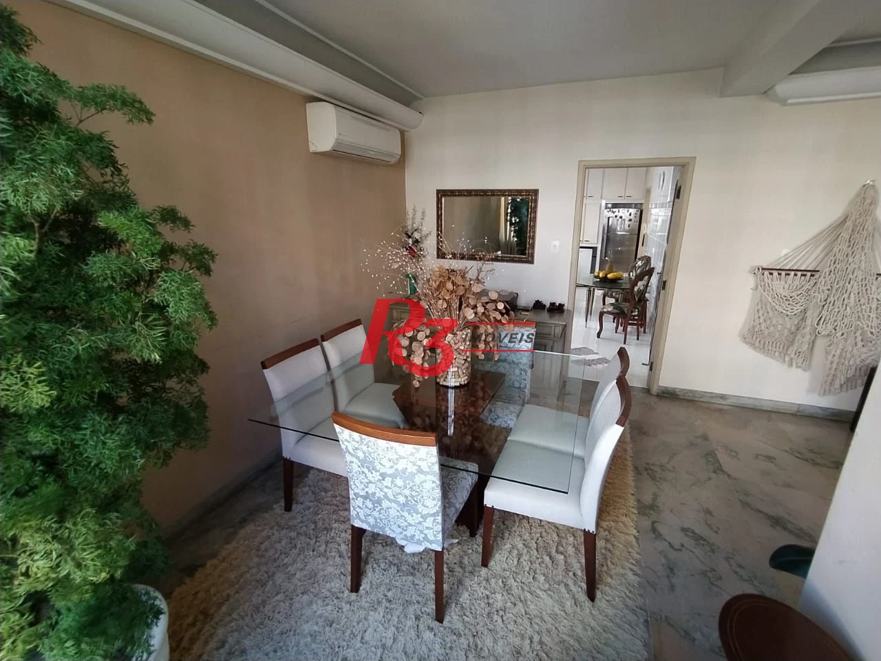 Apartamento com 4 dormitórios à venda, 265 m² por R$ 1.170.000,00 - Gonzaga - Santos/SP