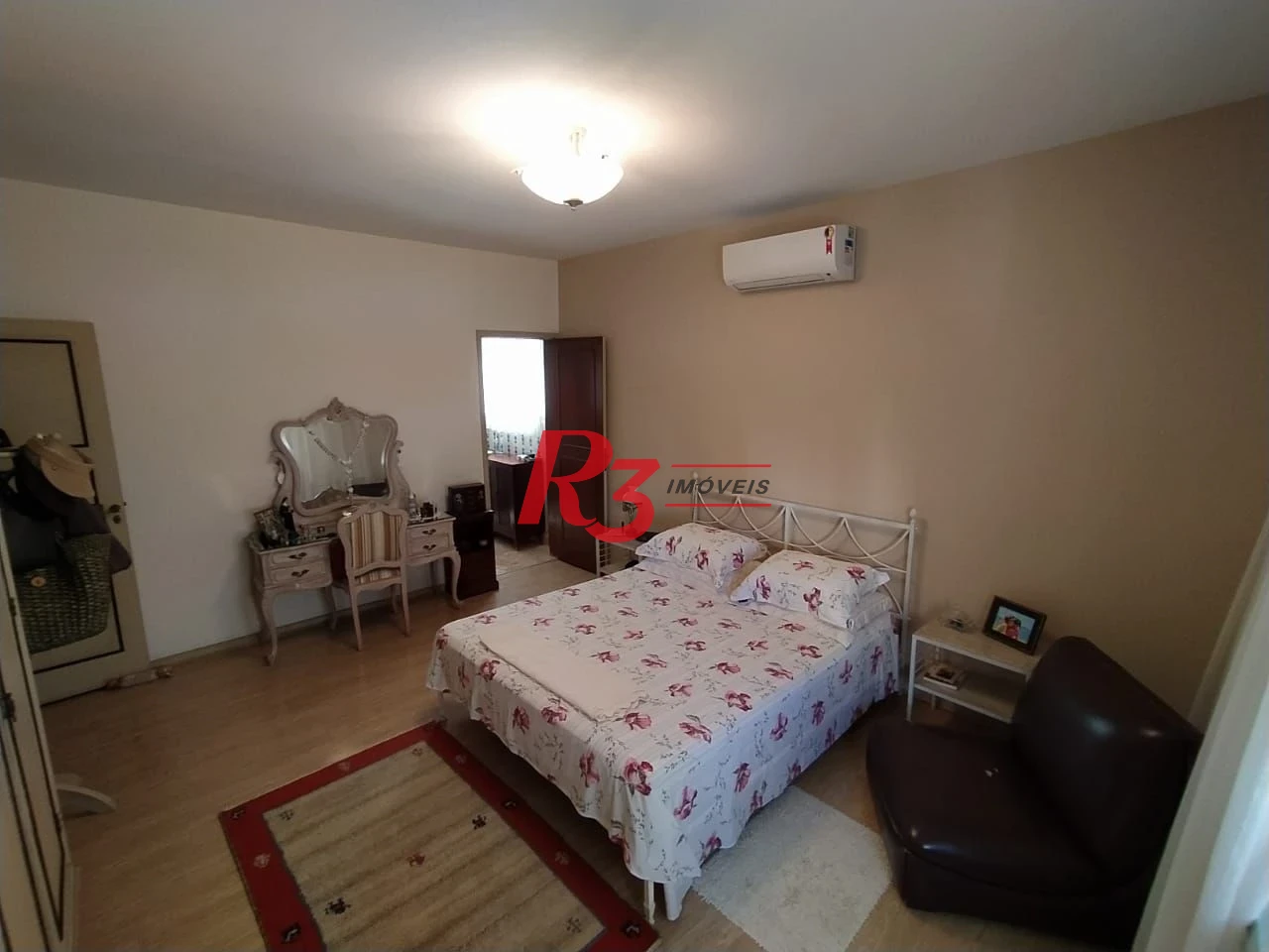 Apartamento com 4 dormitórios à venda, 265 m² por R$ 1.170.000,00 - Gonzaga - Santos/SP