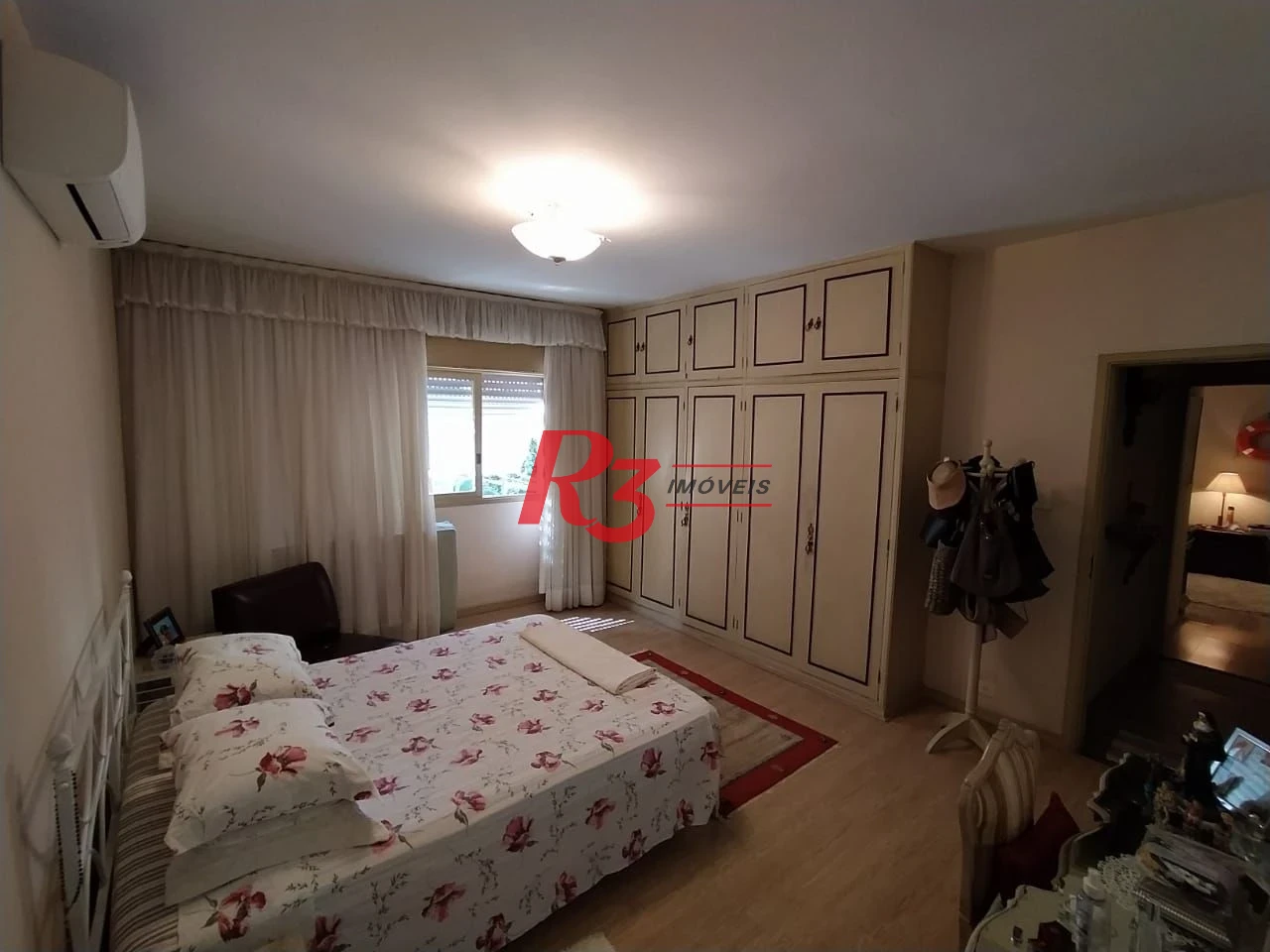Apartamento com 4 dormitórios à venda, 265 m² por R$ 1.170.000,00 - Gonzaga - Santos/SP
