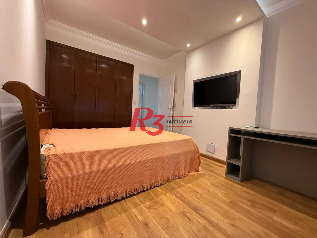 Apartamento com 2 dormitórios à venda, 100 m² por R$ 690.000,00 - Gonzaga - Santos/SP