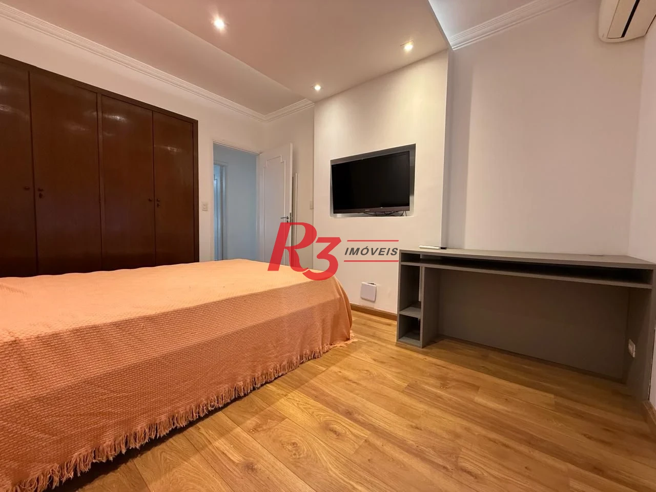 Apartamento com 2 dormitórios à venda, 100 m² por R$ 690.000,00 - Gonzaga - Santos/SP