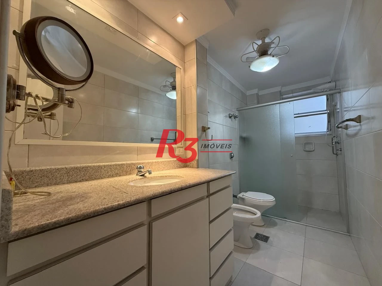 Apartamento com 2 dormitórios à venda, 100 m² por R$ 690.000,00 - Gonzaga - Santos/SP