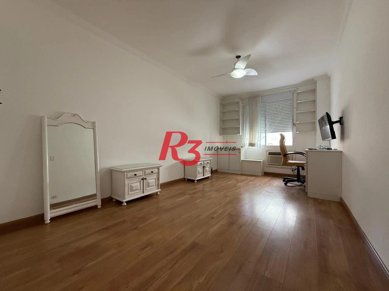 Apartamento com 2 dormitórios à venda, 100 m² por R$ 690.000,00 - Gonzaga - Santos/SP