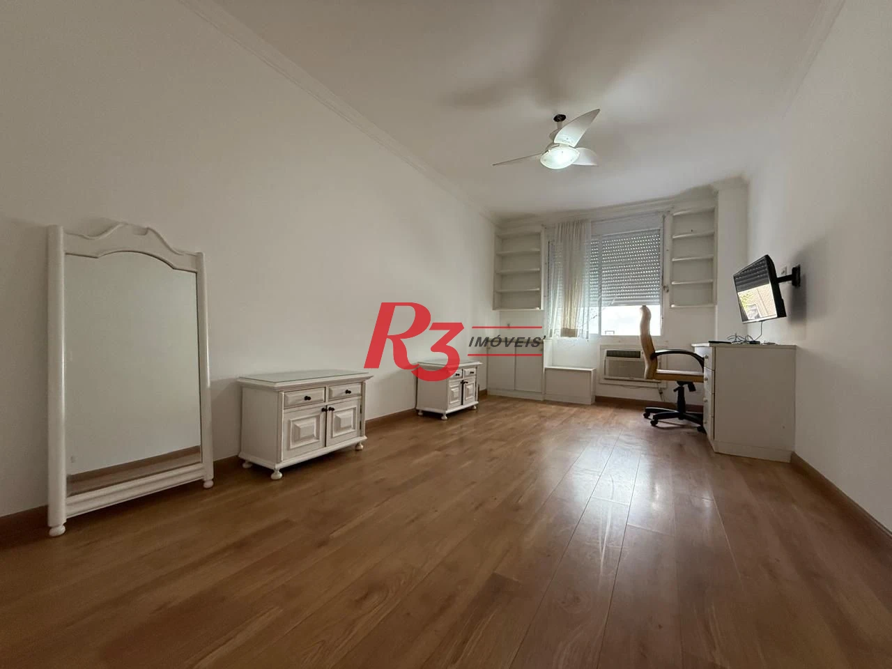 Apartamento com 2 dormitórios à venda, 100 m² por R$ 690.000,00 - Gonzaga - Santos/SP