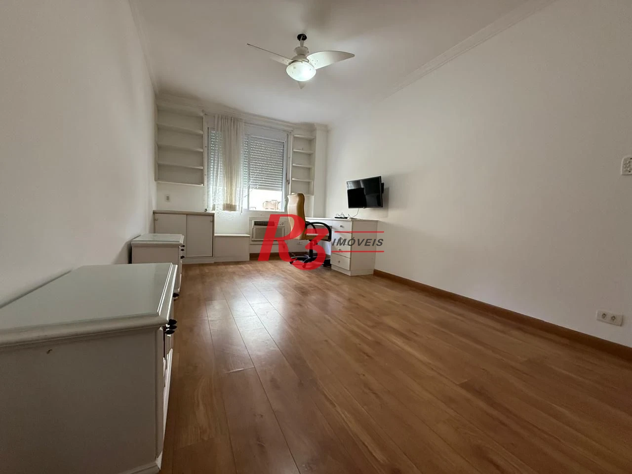 Apartamento com 2 dormitórios à venda, 100 m² por R$ 690.000,00 - Gonzaga - Santos/SP