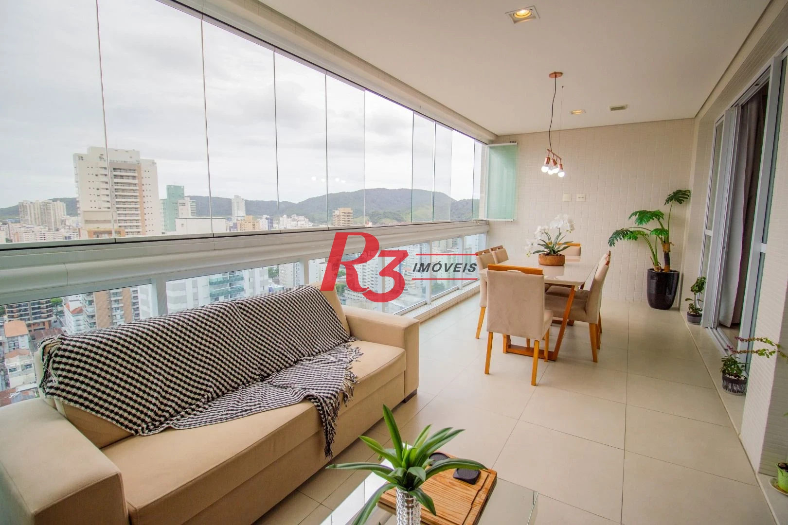 Apartamento com 1 dormitório à venda, 106 m² por R$ 1.650.000,00 - Aparecida - Santos/SP
