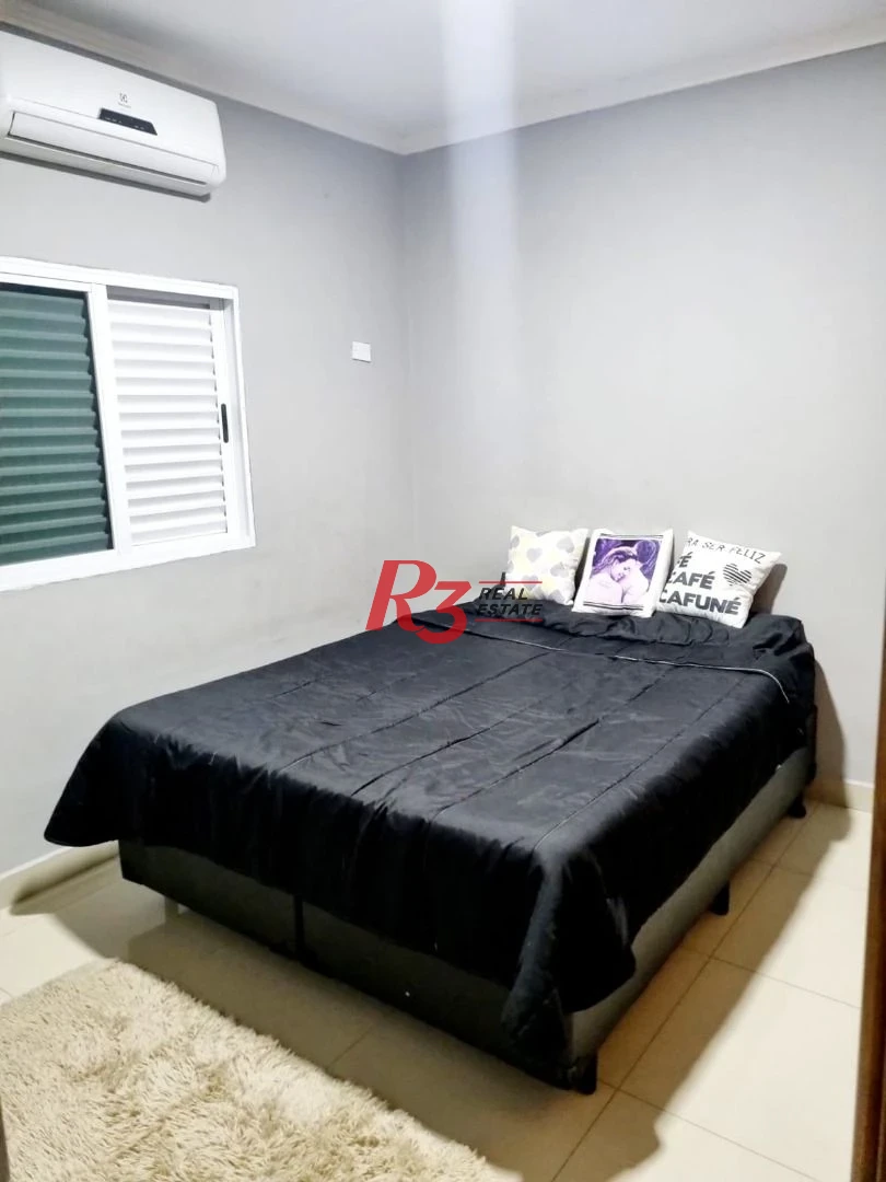 Sobrado com 3 dormitórios à venda, 90 m² por R$ 380.000,00 - Caneleira - Santos/SP