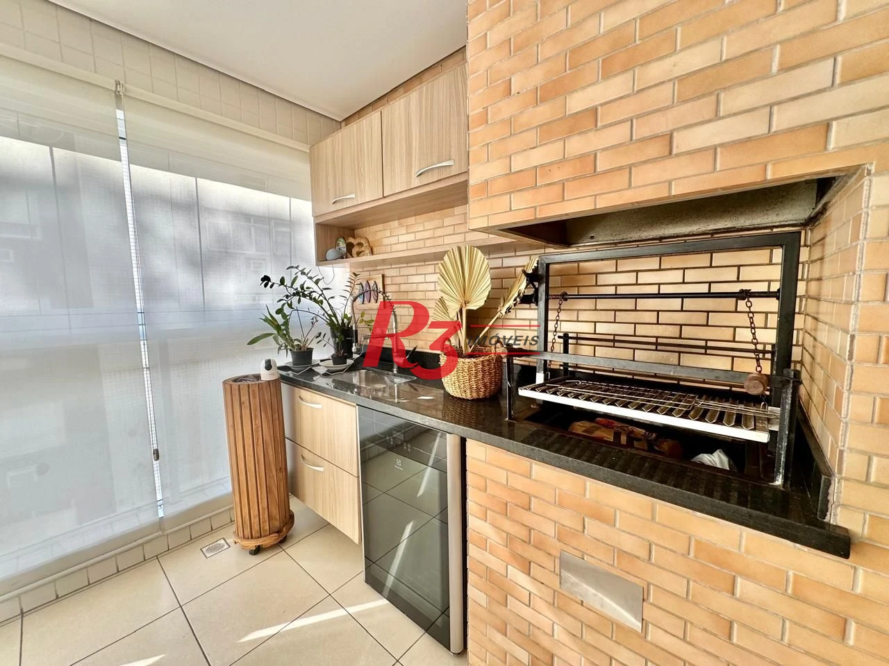 Apartamento com 2 dormitórios à venda, 108 m² por R$ 1.600.000,00 - Gonzaga - Santos/SP
