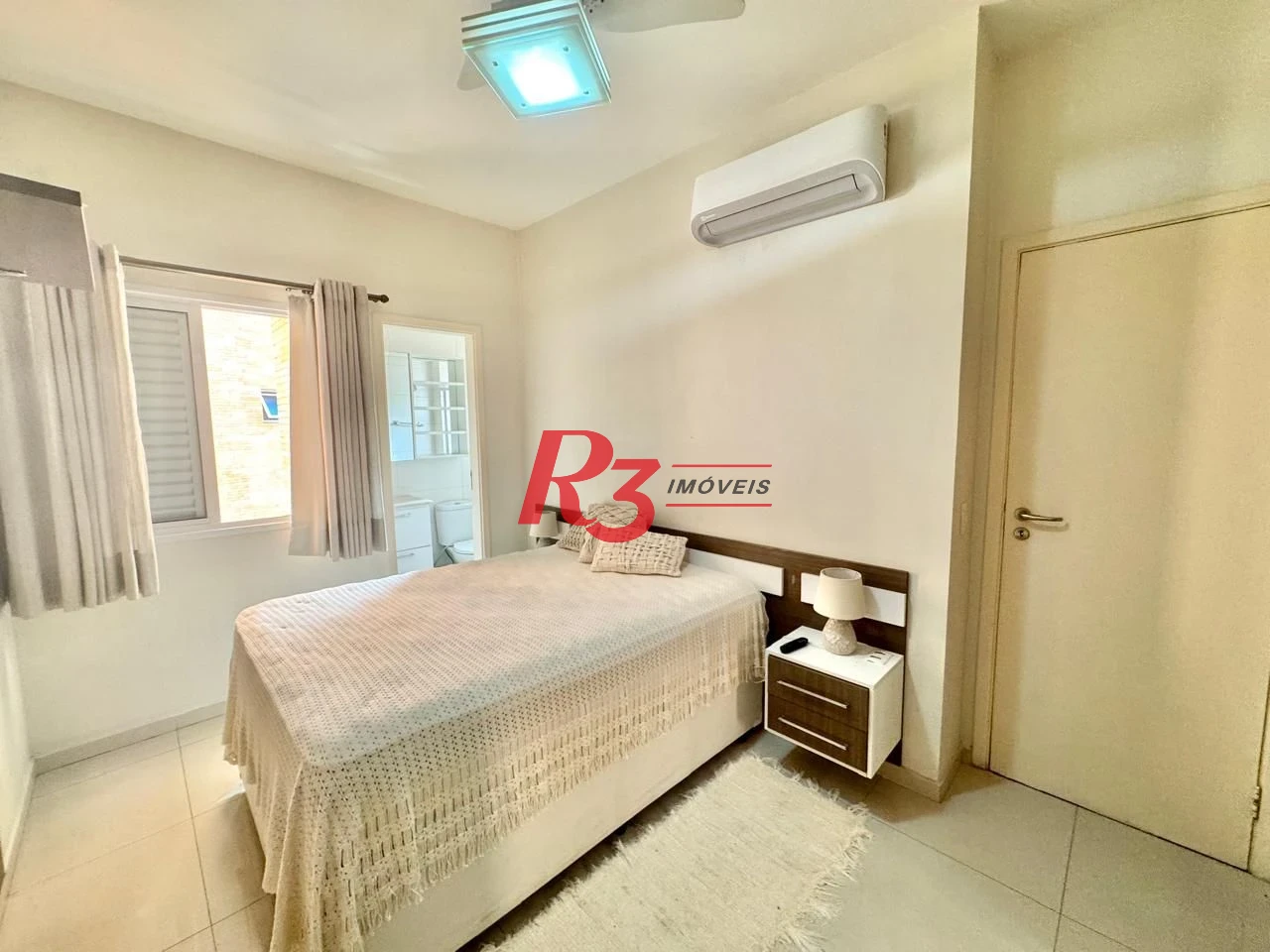 Apartamento com 2 dormitórios à venda, 108 m² por R$ 1.600.000,00 - Gonzaga - Santos/SP