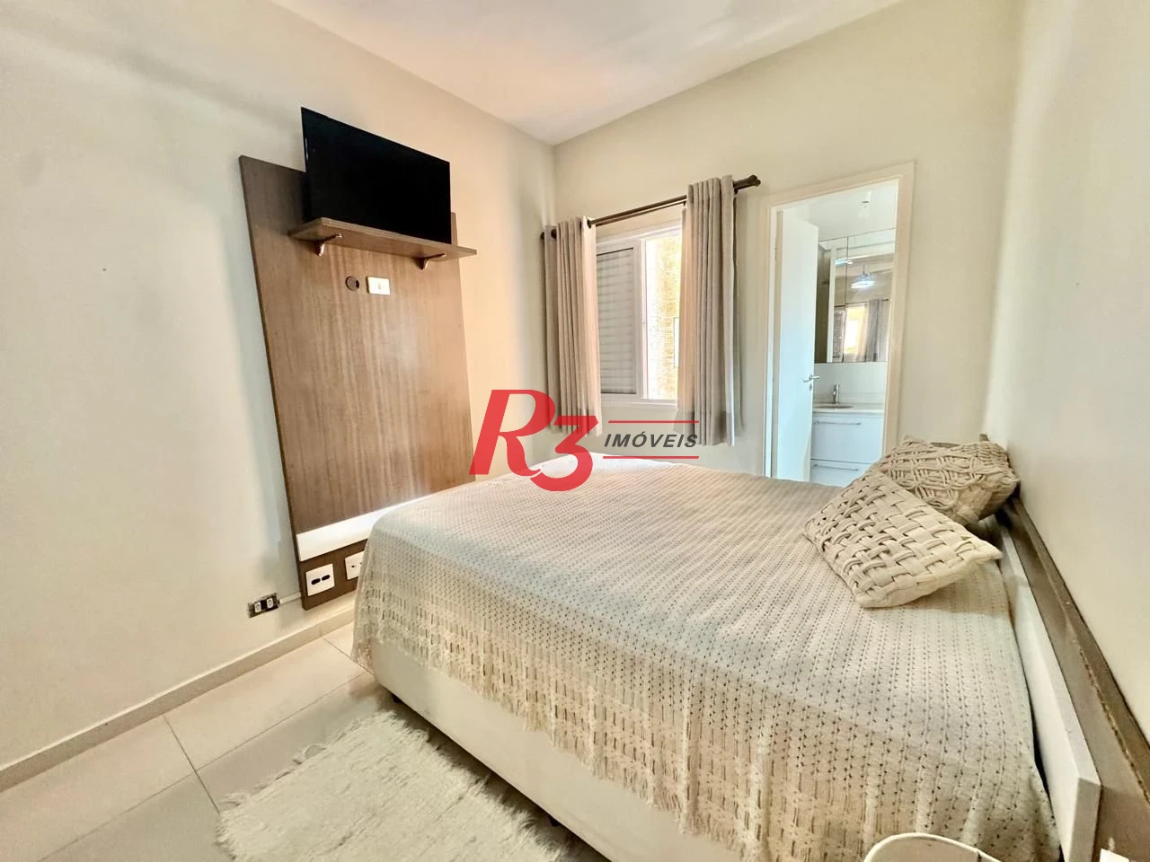 Apartamento com 2 dormitórios à venda, 108 m² por R$ 1.600.000,00 - Gonzaga - Santos/SP