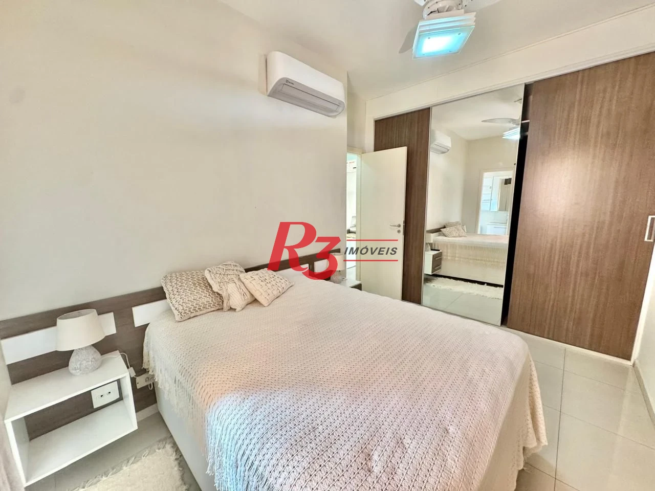 Apartamento com 2 dormitórios à venda, 108 m² por R$ 1.600.000,00 - Gonzaga - Santos/SP