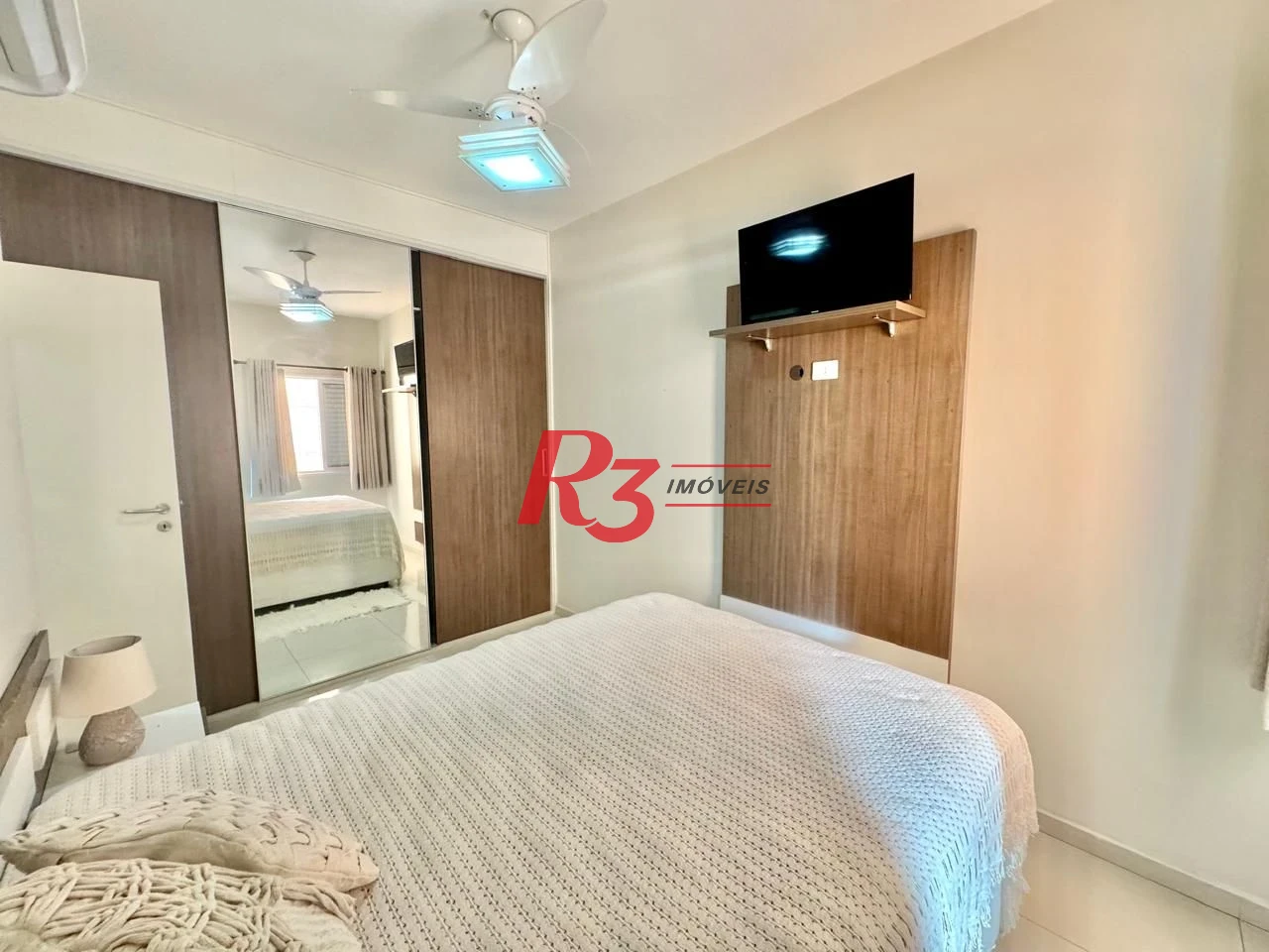 Apartamento com 2 dormitórios à venda, 108 m² por R$ 1.600.000,00 - Gonzaga - Santos/SP