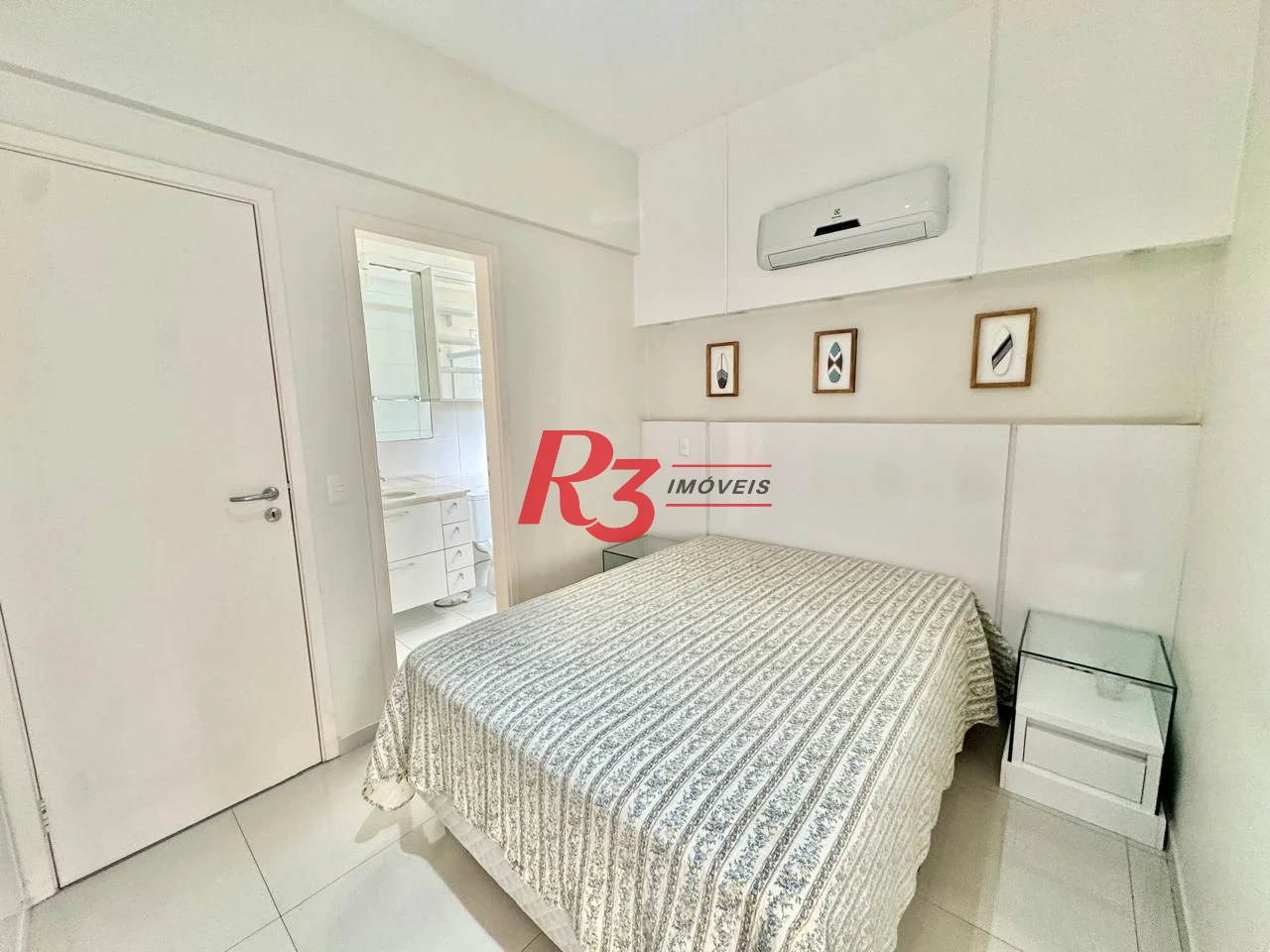 Apartamento com 2 dormitórios à venda, 108 m² por R$ 1.600.000,00 - Gonzaga - Santos/SP