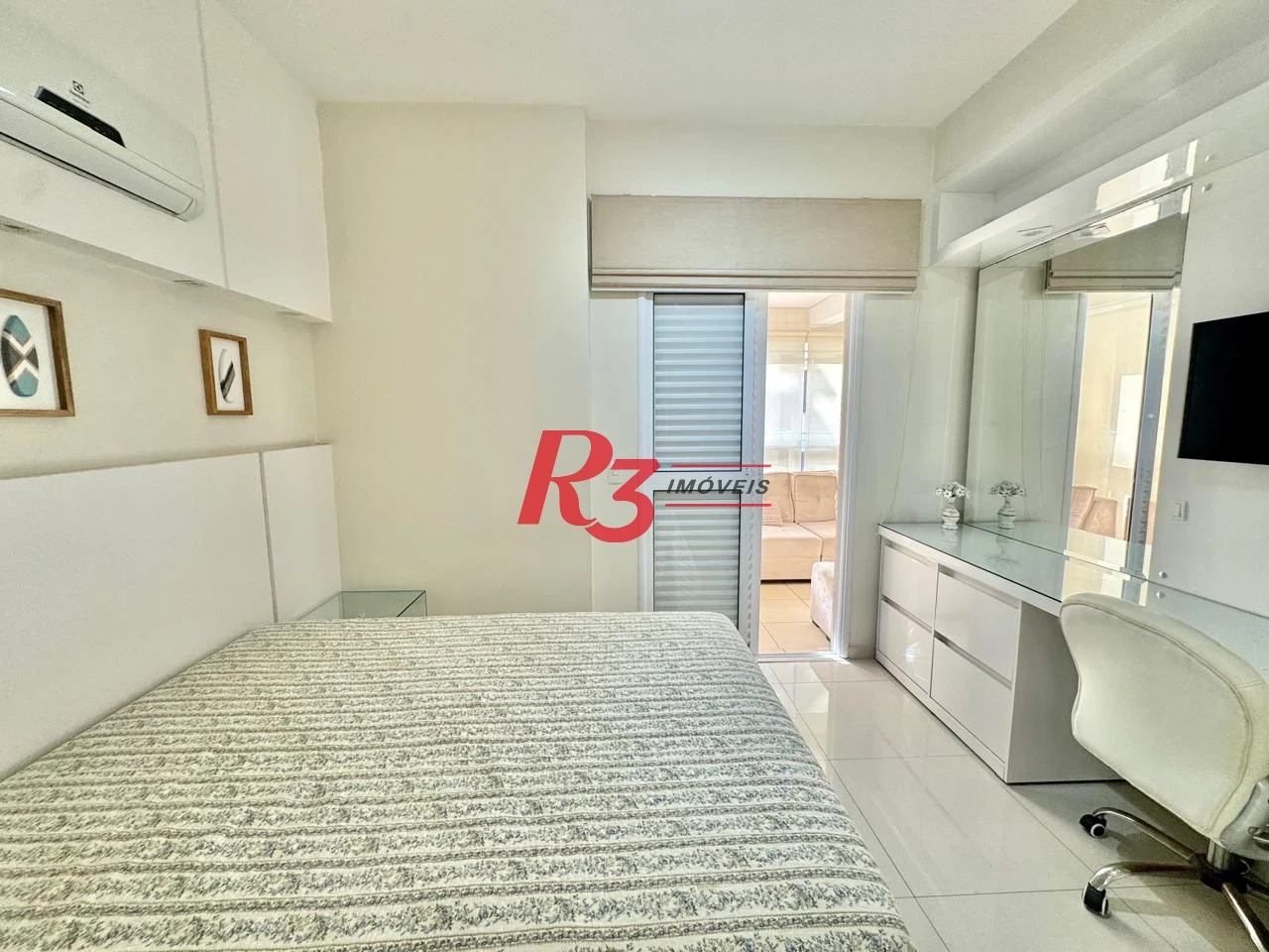 Apartamento com 2 dormitórios à venda, 108 m² por R$ 1.600.000,00 - Gonzaga - Santos/SP