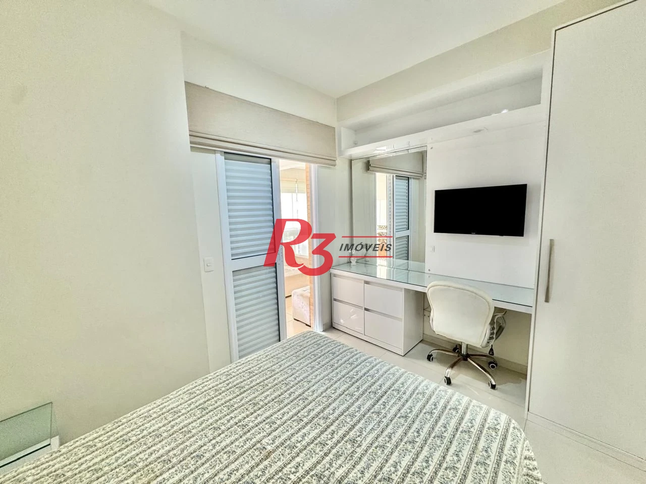 Apartamento com 2 dormitórios à venda, 108 m² por R$ 1.600.000,00 - Gonzaga - Santos/SP