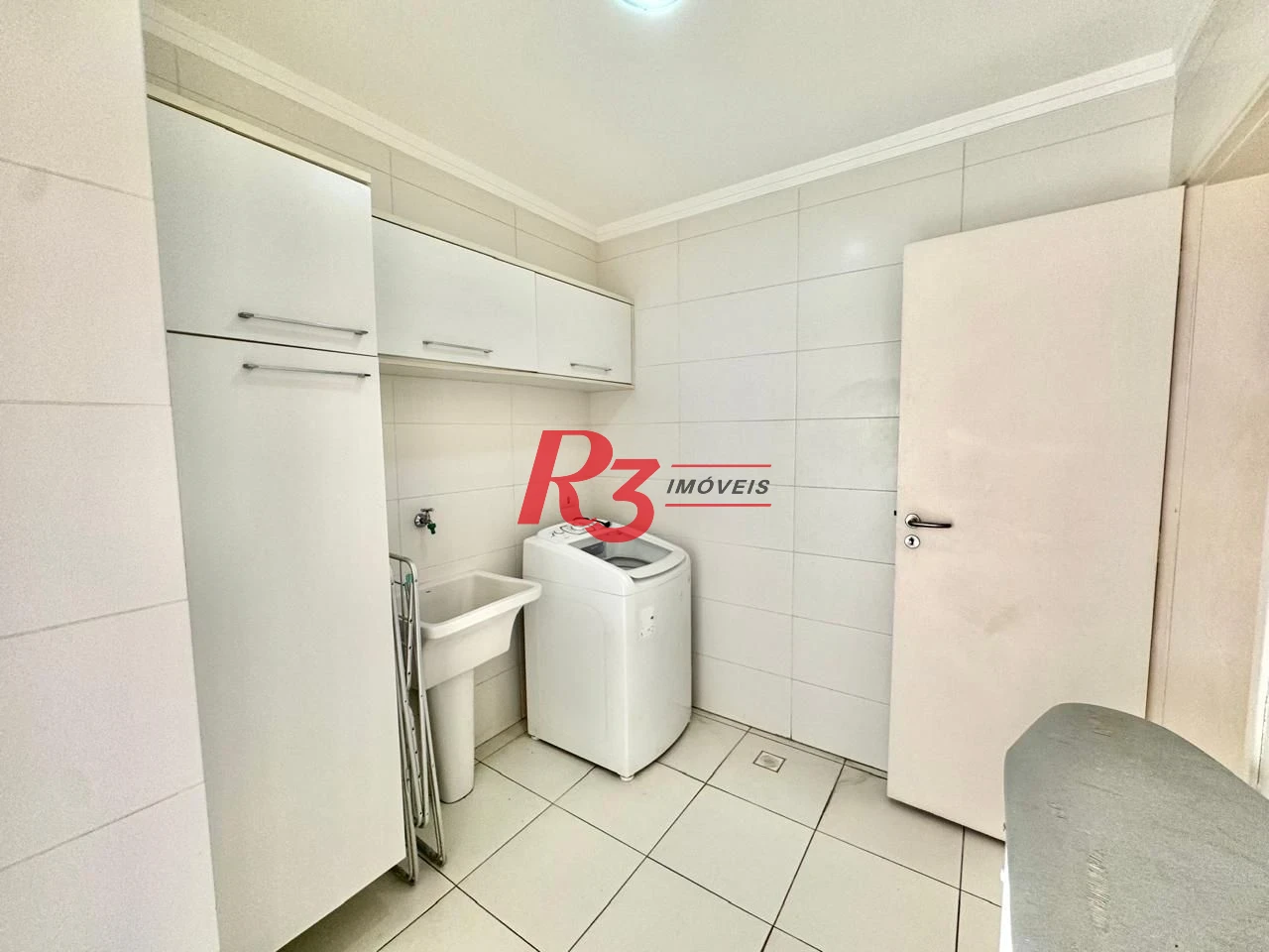 Apartamento com 2 dormitórios à venda, 108 m² por R$ 1.600.000,00 - Gonzaga - Santos/SP