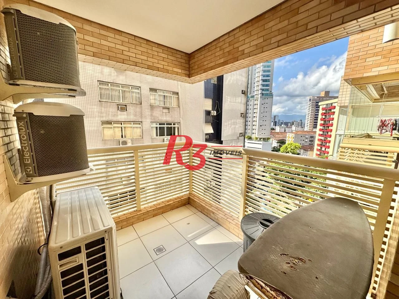 Apartamento com 2 dormitórios à venda, 108 m² por R$ 1.600.000,00 - Gonzaga - Santos/SP