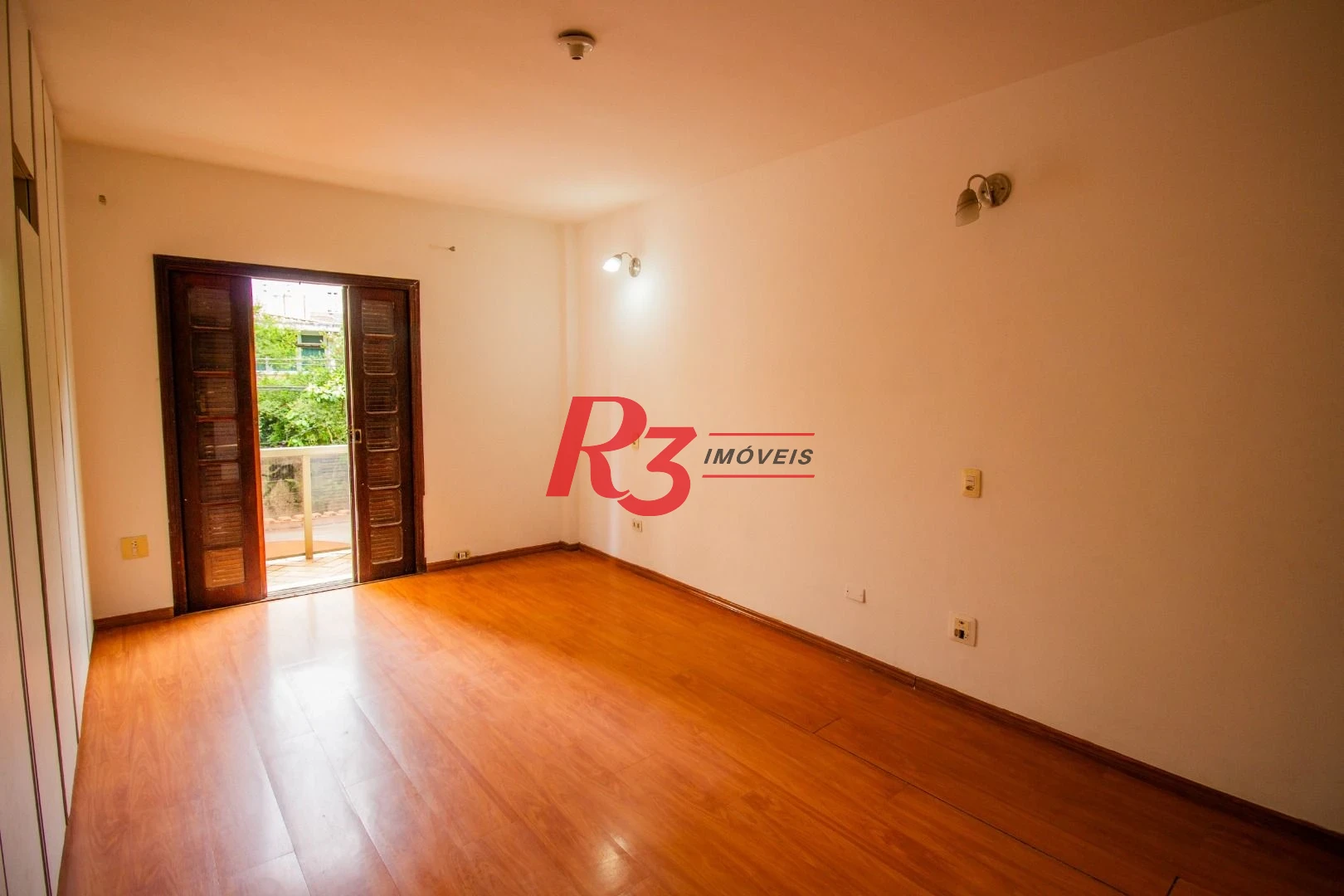 Casa para alugar, 385 m² por R$ 15.796,51/mês - Ponta da Praia - Santos/SP