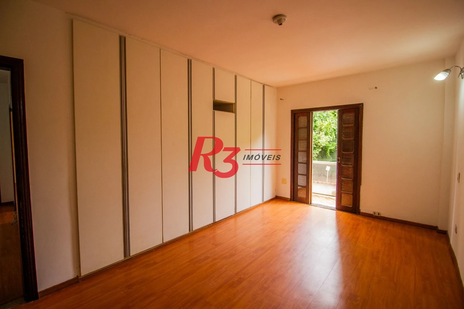 Casa para alugar, 385 m² por R$ 15.796,51/mês - Ponta da Praia - Santos/SP