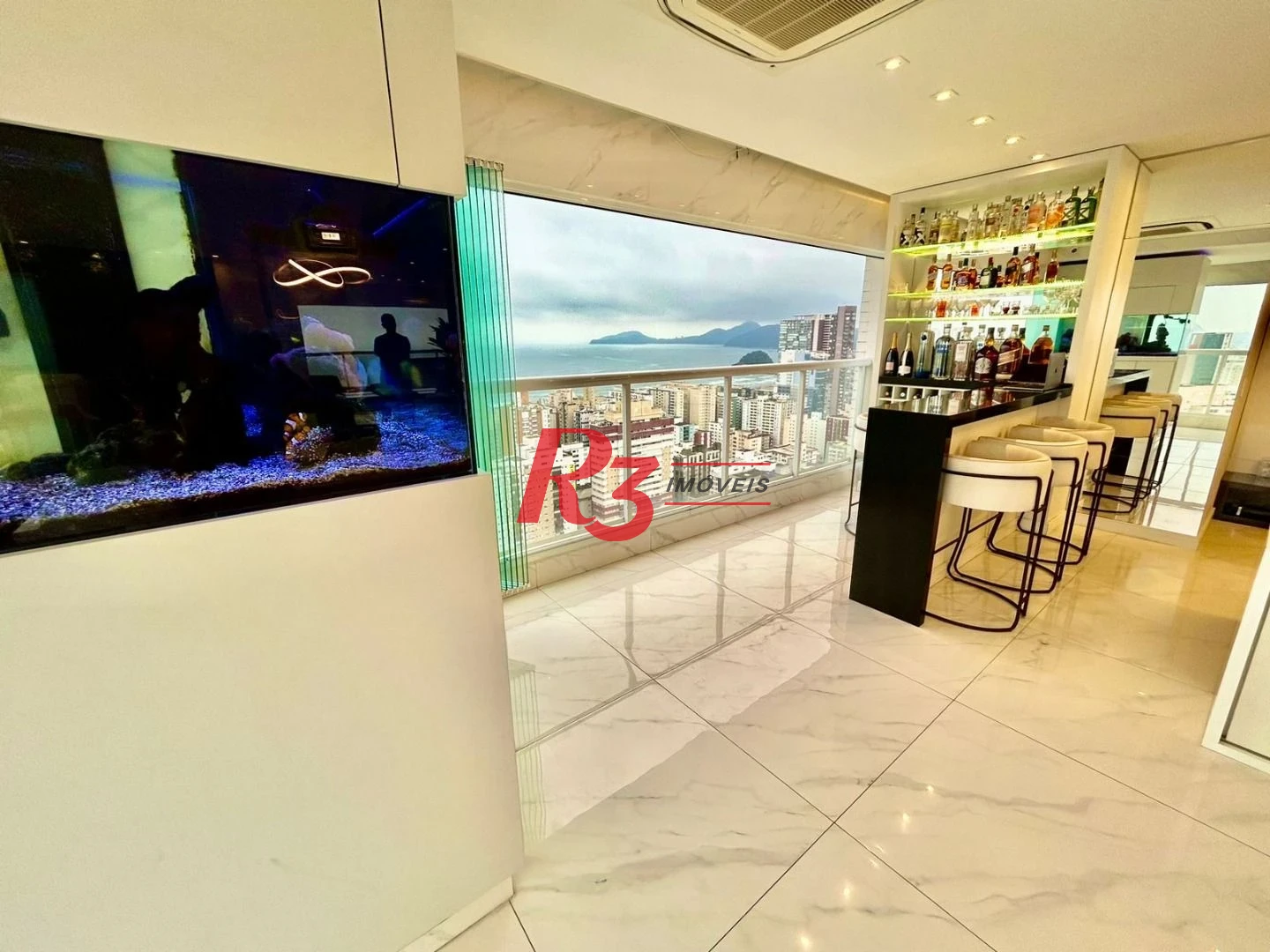 Cobertura à venda, 450 m² por R$ 8.900.000,00 - Gonzaga - Santos/SP