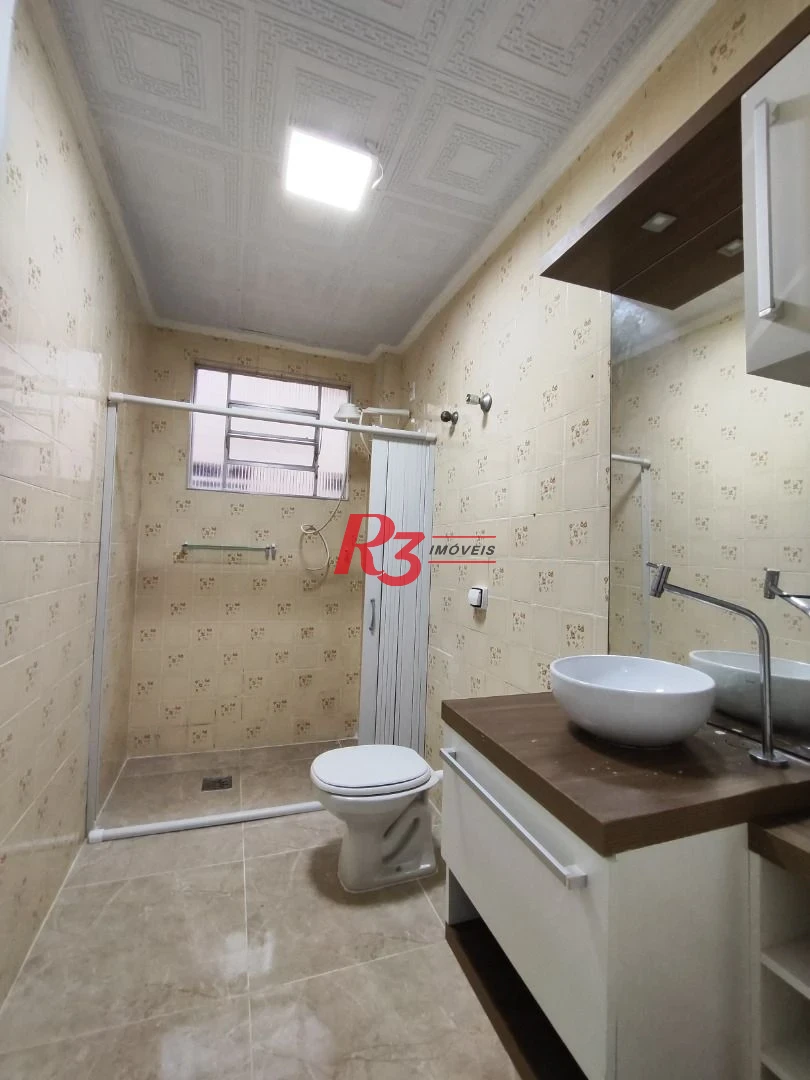R3 REAL ESTATE VENDE! Apartamento de 2 dormitórios com 70 m² por R$ 300.000 - Marapé - Santos/SP