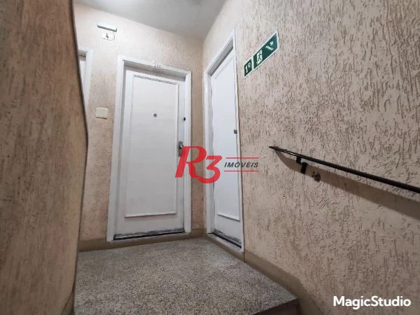 R3 REAL ESTATE VENDE! Apartamento de 2 dormitórios com 70 m² por R$ 300.000 - Marapé - Santos/SP