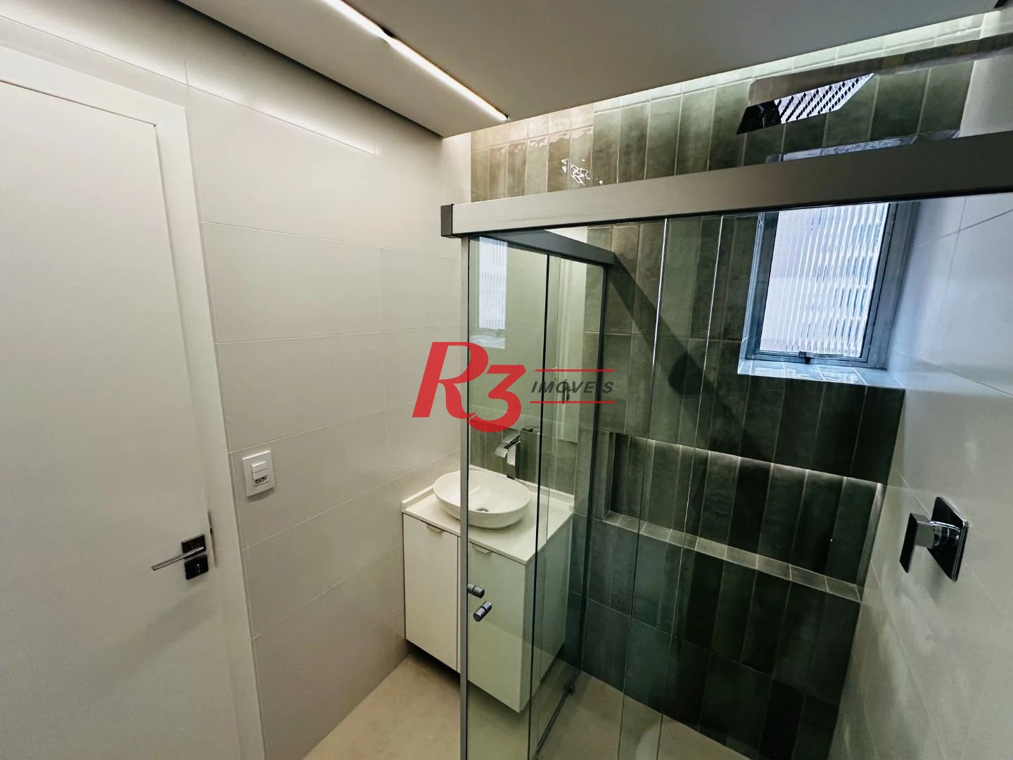 Apartamento com 3 dormitórios à venda, 150 m² por R$ 1.990.000,00 - Boqueirão - Santos/SP