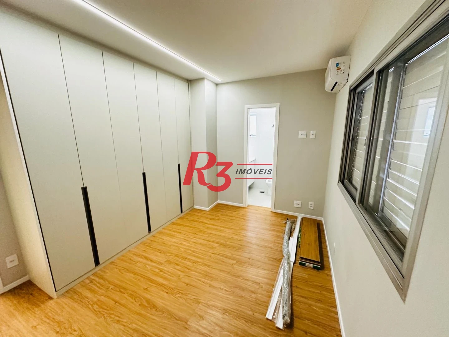 Apartamento com 3 dormitórios à venda, 150 m² por R$ 1.990.000,00 - Boqueirão - Santos/SP